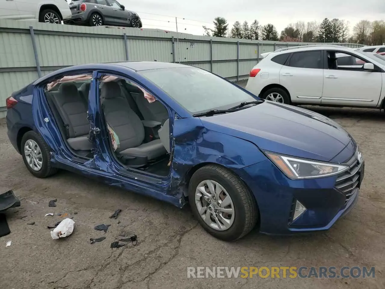 4 Photograph of a damaged car 5NPD74LF3LH511553 HYUNDAI ELANTRA 2020