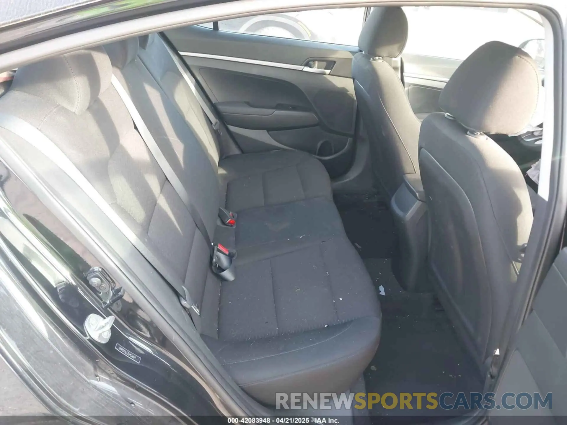 8 Photograph of a damaged car 5NPD74LF3LH526571 HYUNDAI ELANTRA 2020
