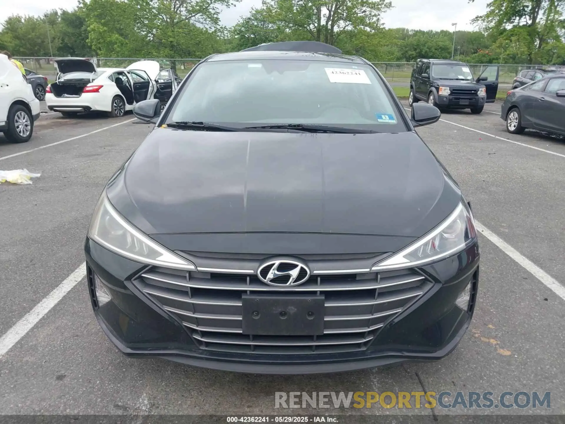 12 Photograph of a damaged car 5NPD74LF3LH541927 HYUNDAI ELANTRA 2020