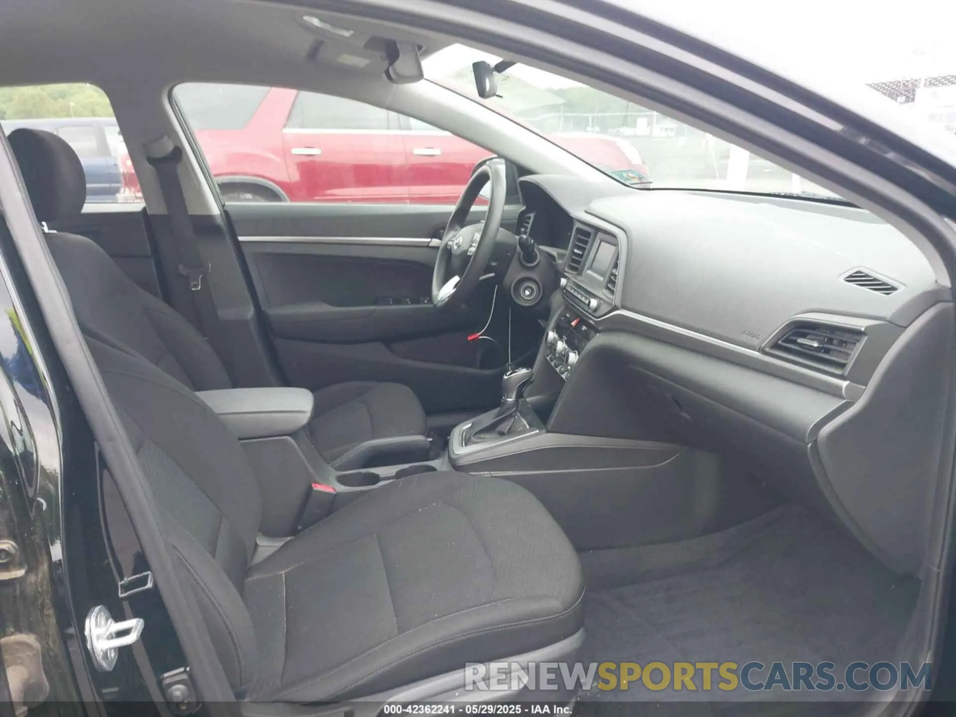 5 Photograph of a damaged car 5NPD74LF3LH541927 HYUNDAI ELANTRA 2020