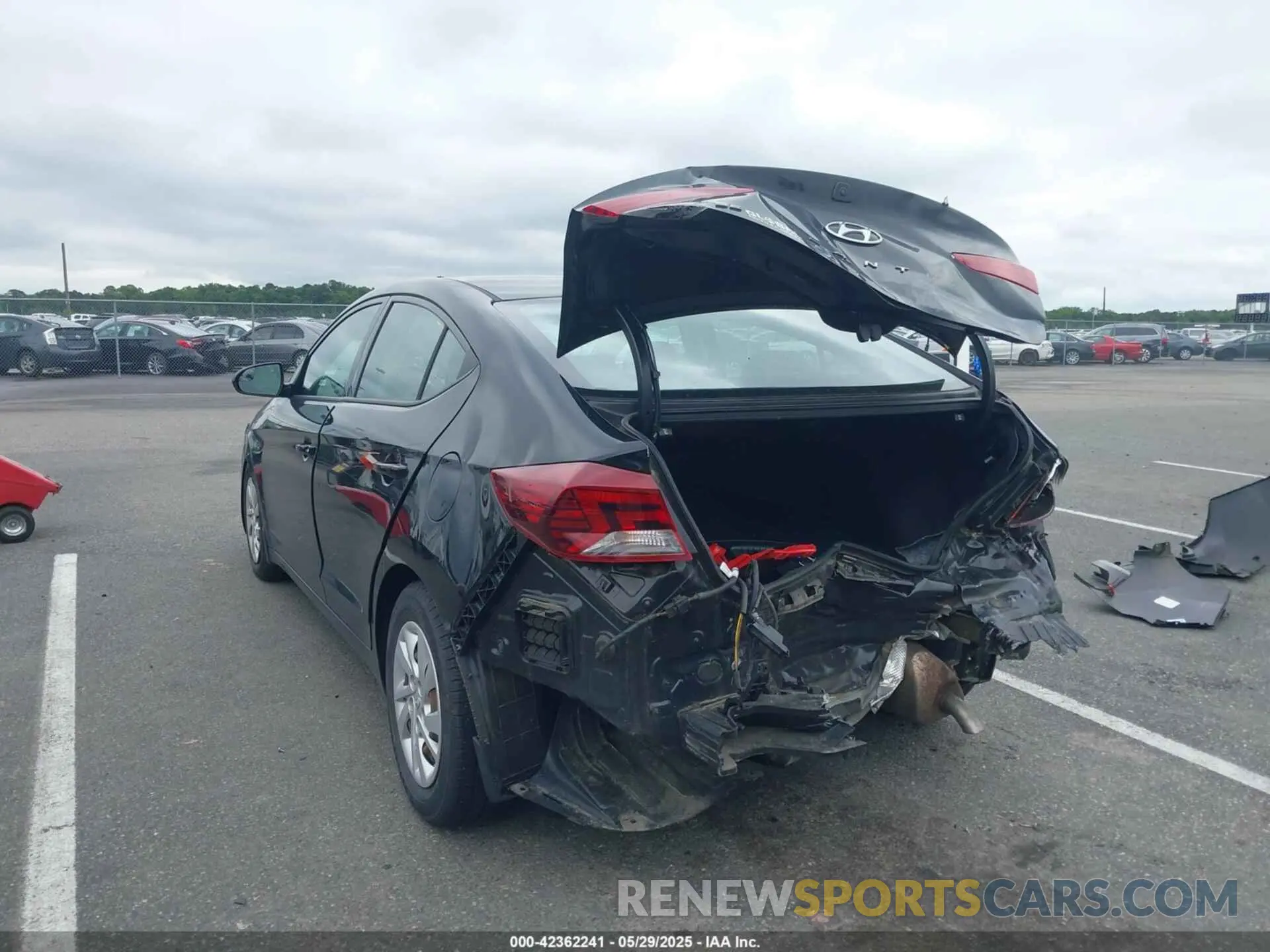 6 Photograph of a damaged car 5NPD74LF3LH541927 HYUNDAI ELANTRA 2020