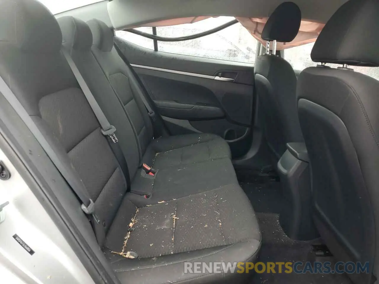 11 Photograph of a damaged car 5NPD74LF3LH560056 HYUNDAI ELANTRA 2020
