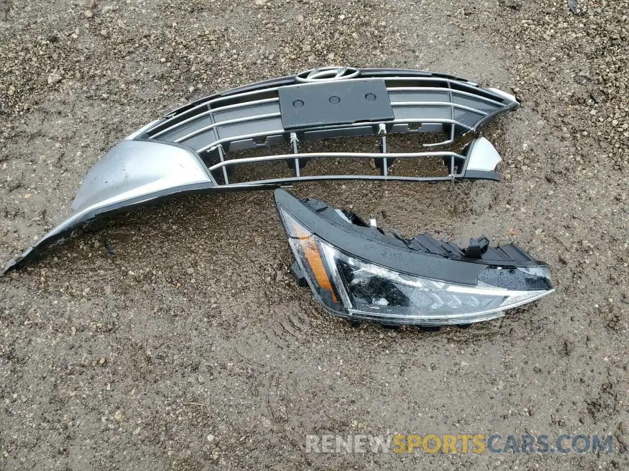14 Photograph of a damaged car 5NPD74LF3LH560056 HYUNDAI ELANTRA 2020