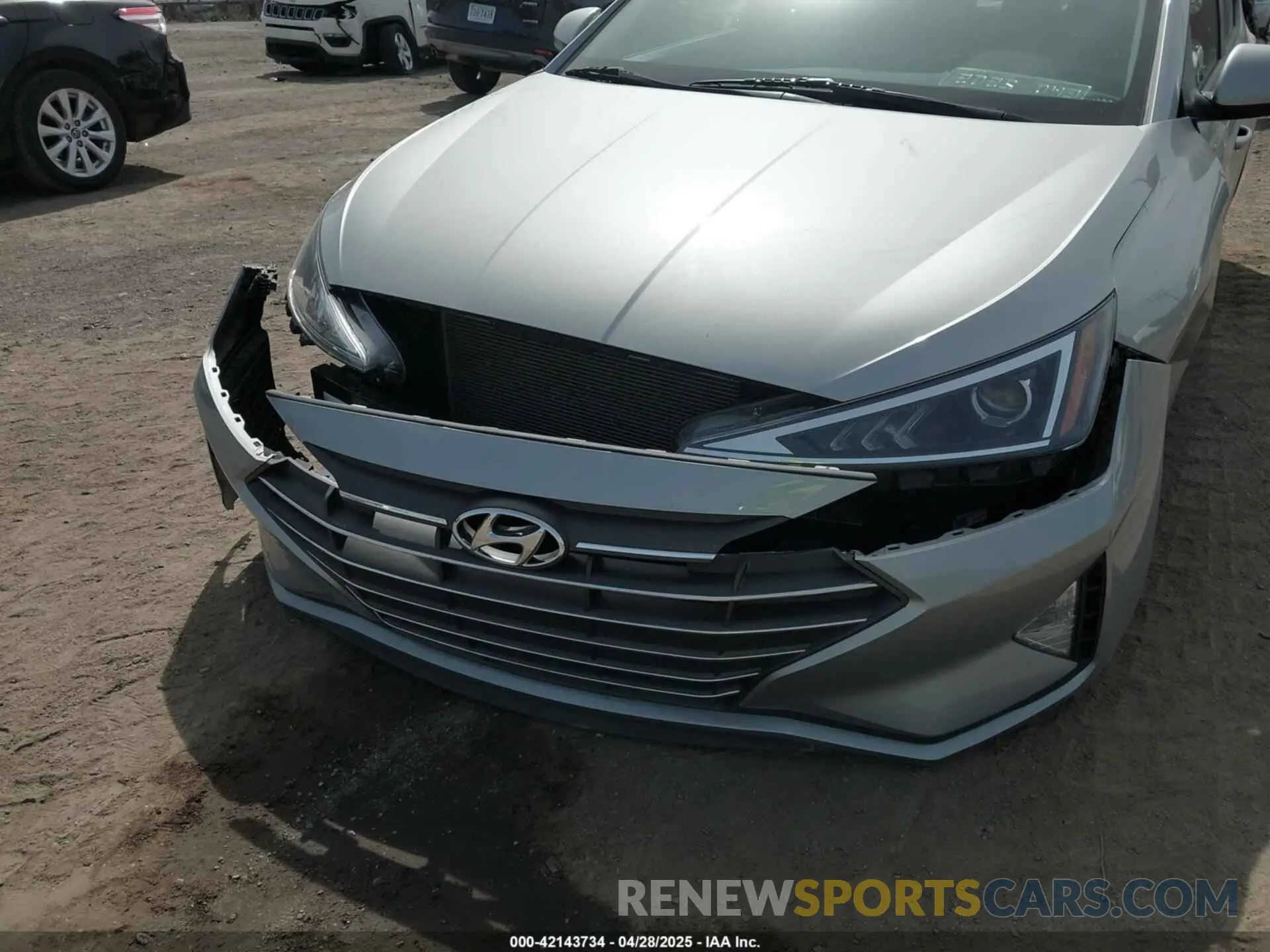 16 Photograph of a damaged car 5NPD74LF3LH565371 HYUNDAI ELANTRA 2020