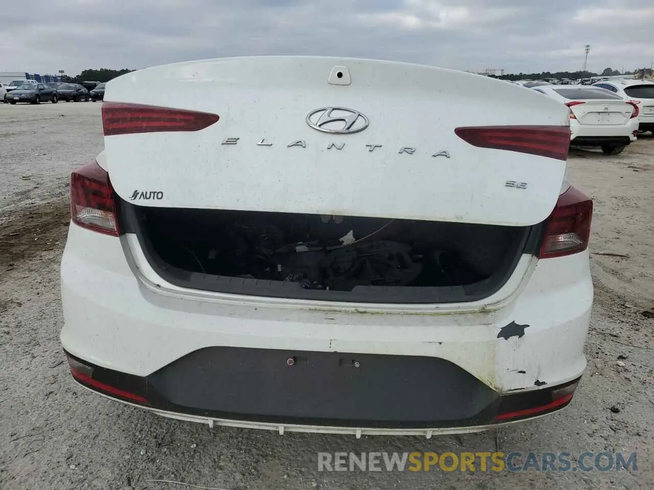 6 Photograph of a damaged car 5NPD74LF3LH588813 HYUNDAI ELANTRA 2020