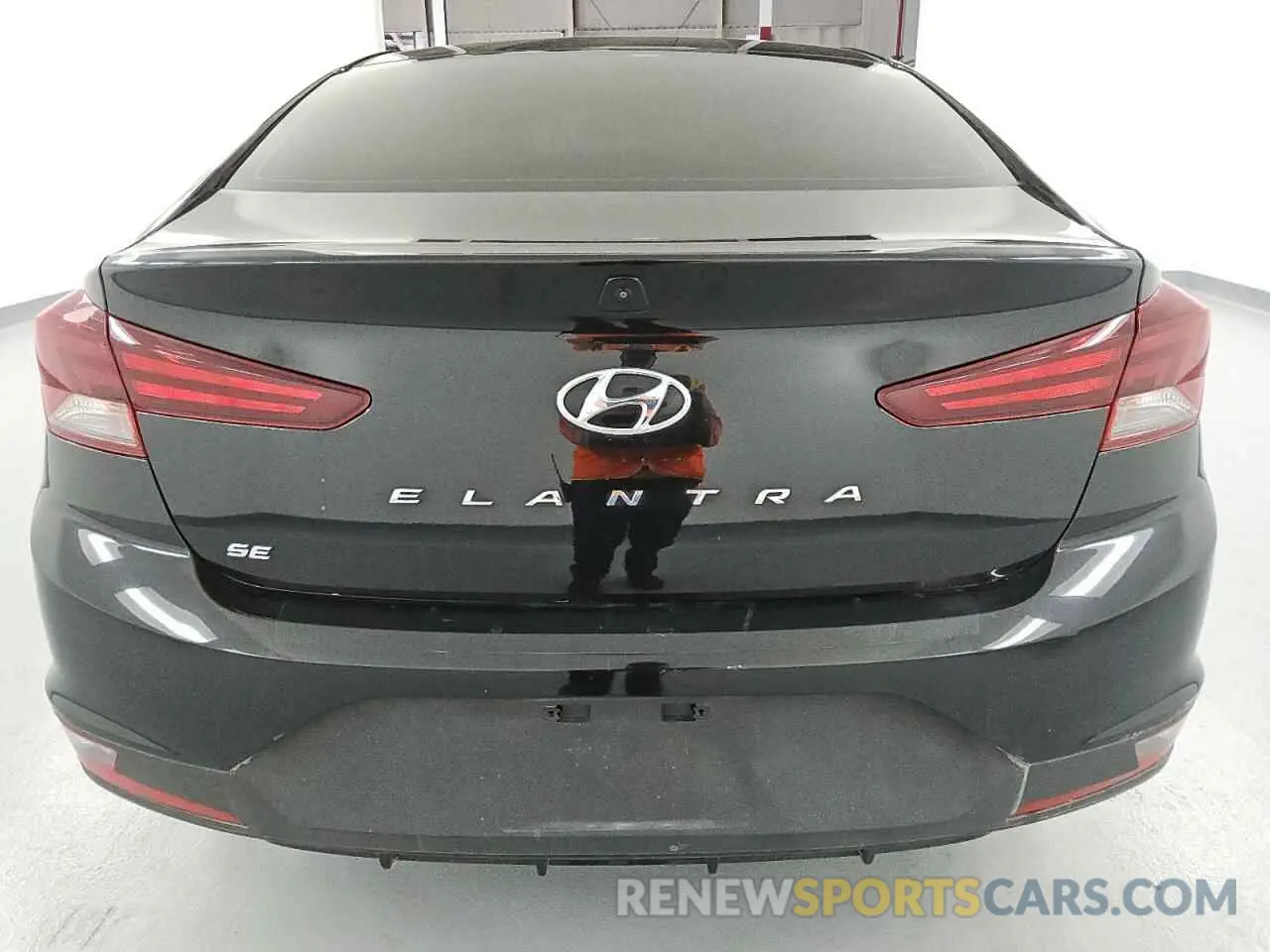 6 Photograph of a damaged car 5NPD74LF3LH604346 HYUNDAI ELANTRA 2020