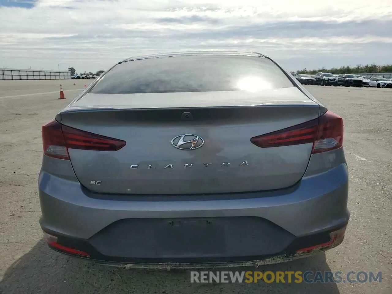 6 Photograph of a damaged car 5NPD74LF4LH505650 HYUNDAI ELANTRA 2020