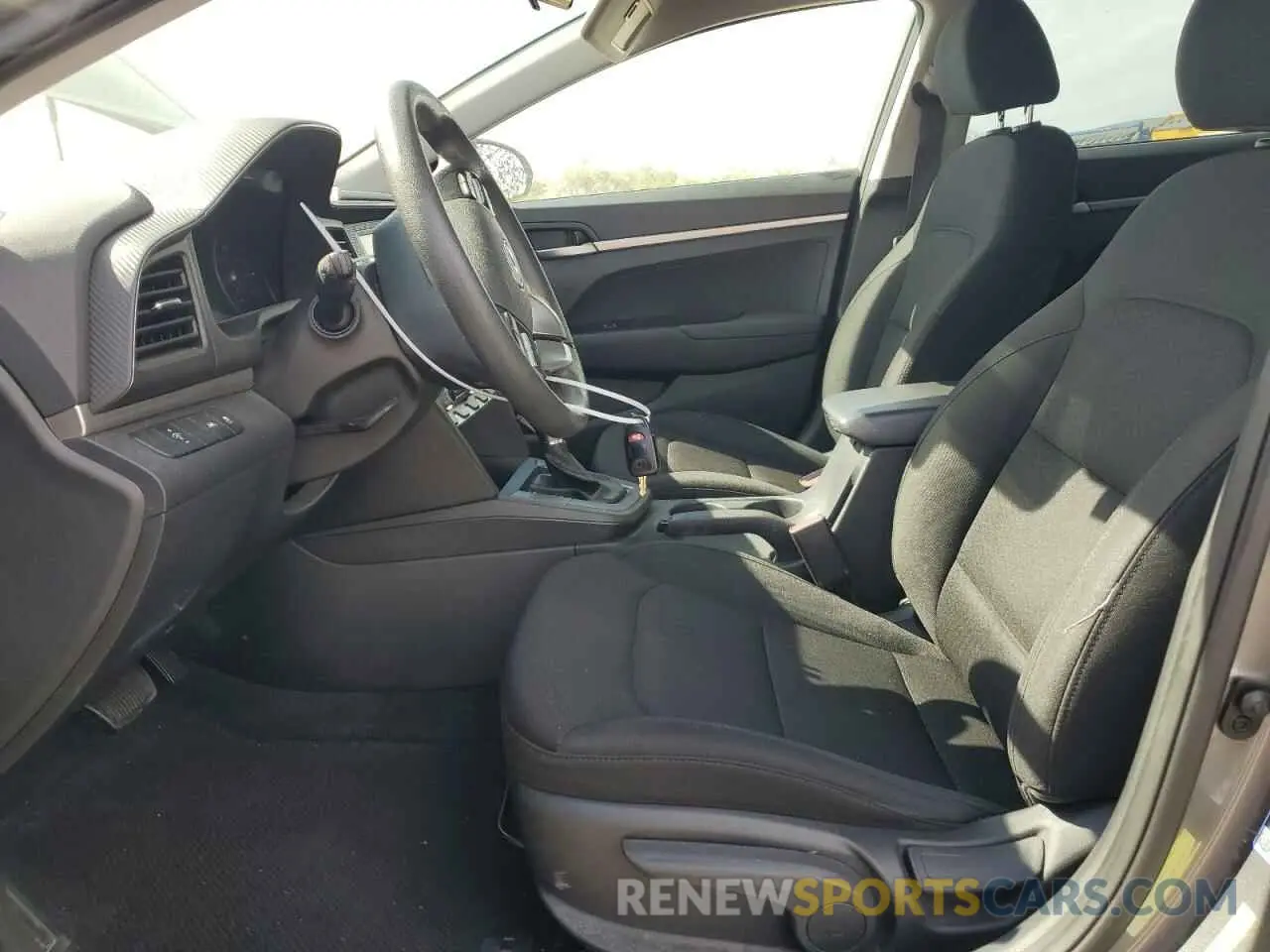 7 Photograph of a damaged car 5NPD74LF4LH505650 HYUNDAI ELANTRA 2020