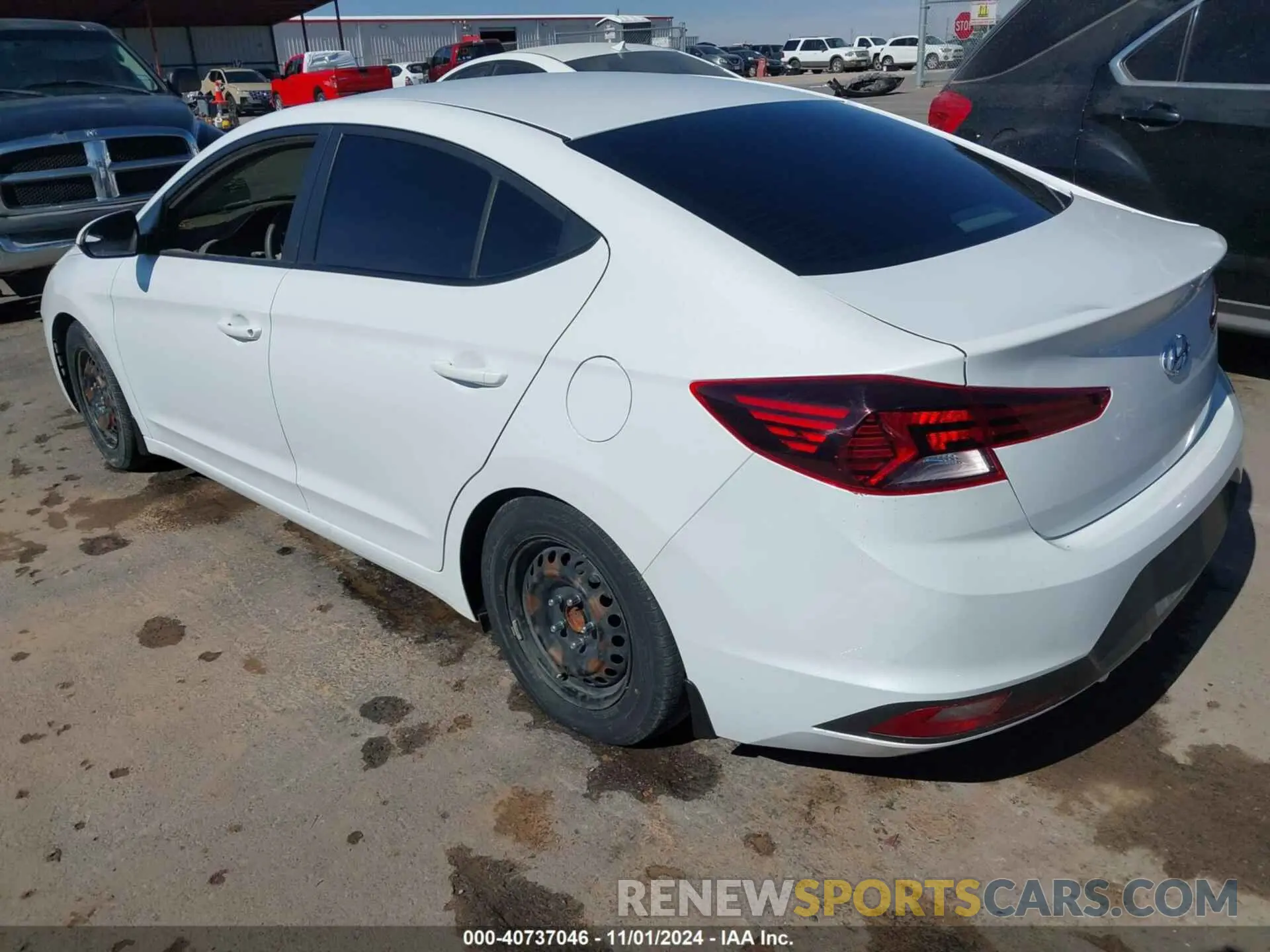 3 Photograph of a damaged car 5NPD74LF4LH518284 HYUNDAI ELANTRA 2020
