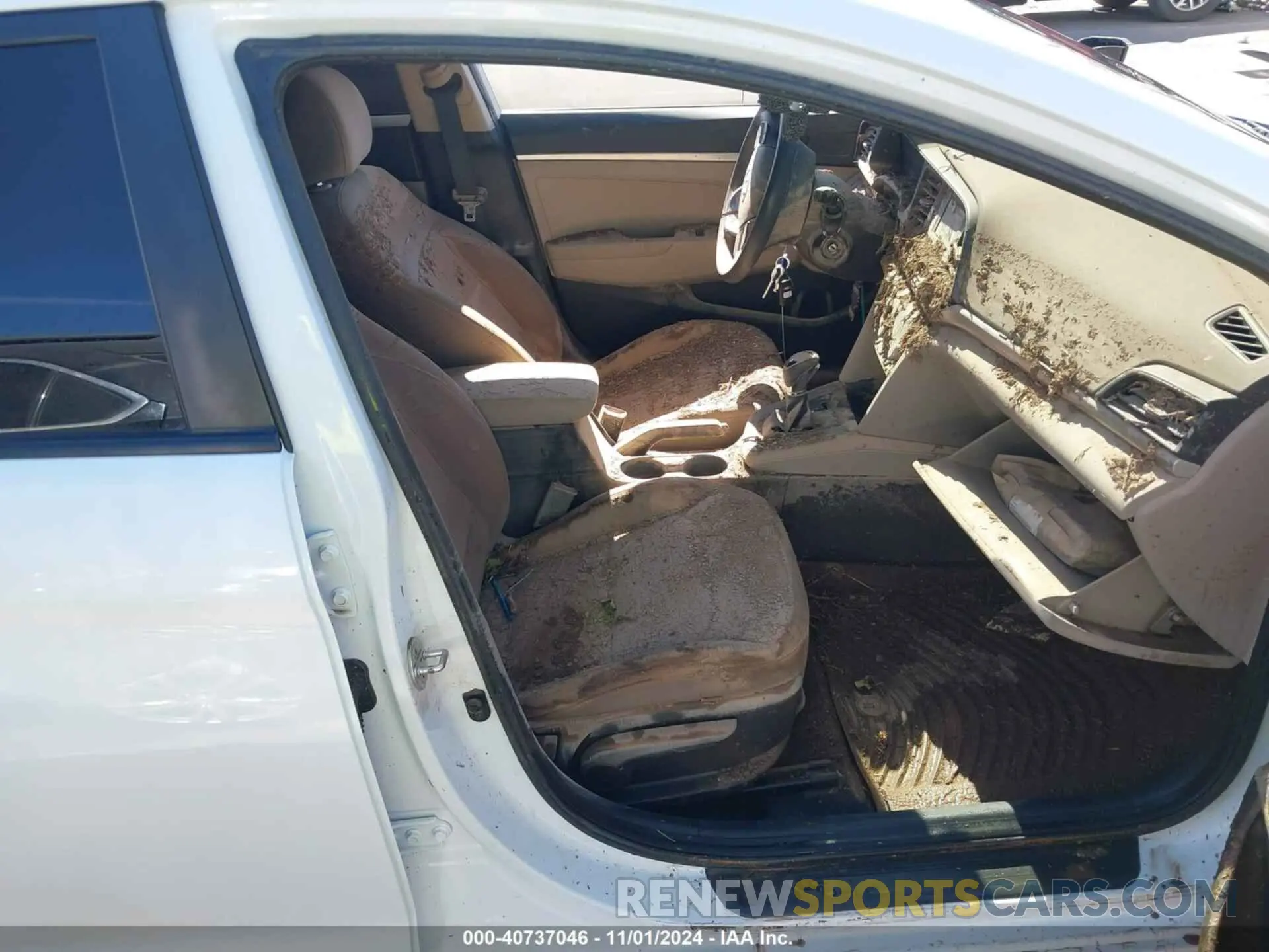 5 Photograph of a damaged car 5NPD74LF4LH518284 HYUNDAI ELANTRA 2020
