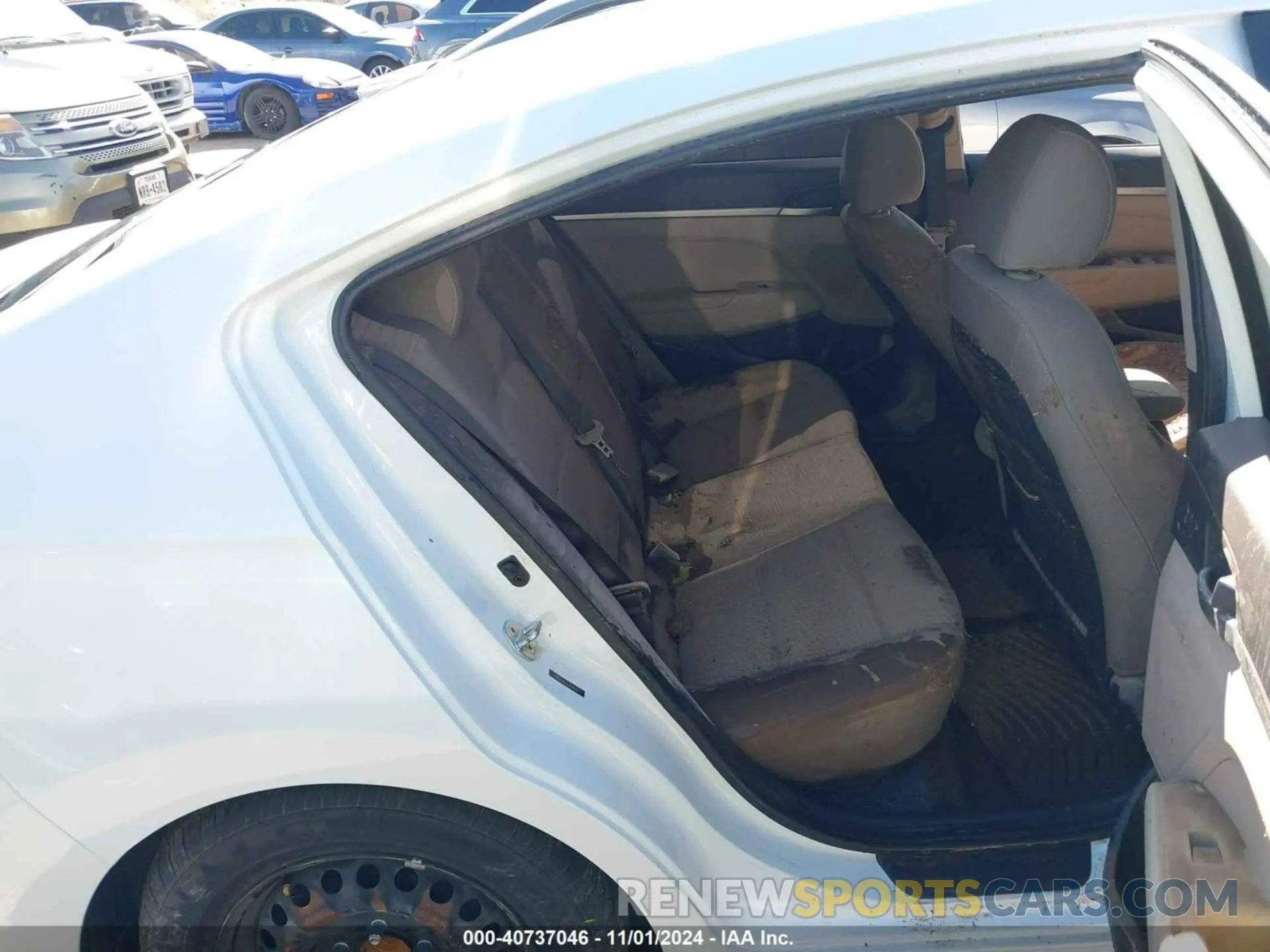 8 Photograph of a damaged car 5NPD74LF4LH518284 HYUNDAI ELANTRA 2020