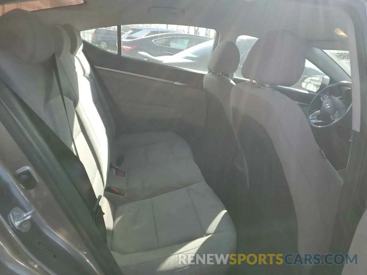 10 Photograph of a damaged car 5NPD74LF4LH543640 HYUNDAI ELANTRA 2020