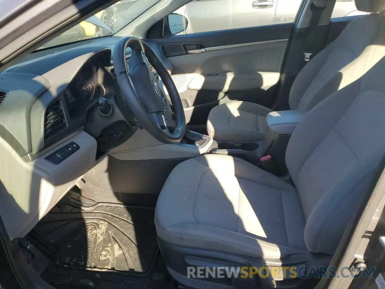 7 Photograph of a damaged car 5NPD74LF4LH543640 HYUNDAI ELANTRA 2020