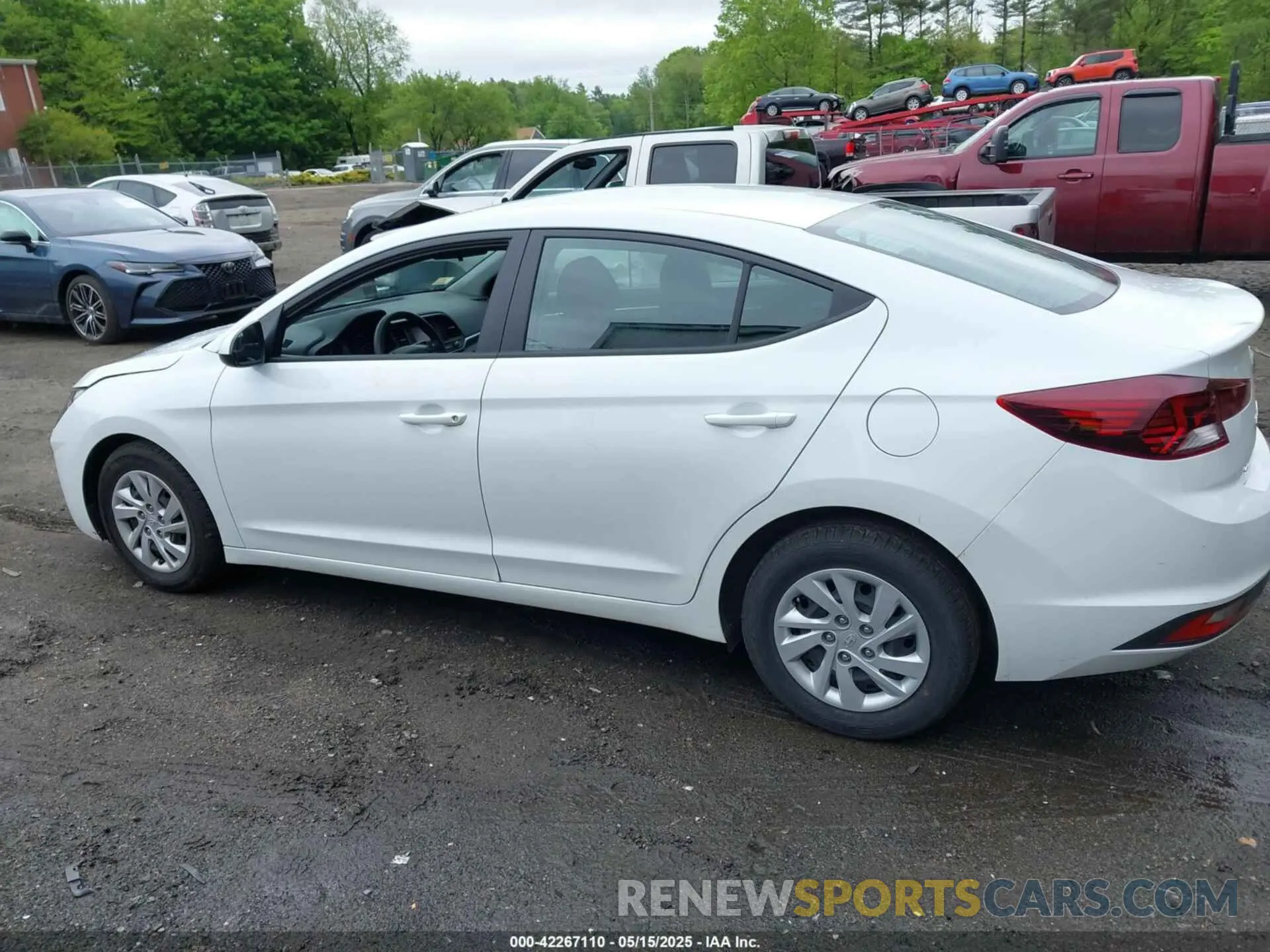 14 Photograph of a damaged car 5NPD74LF4LH548952 HYUNDAI ELANTRA 2020