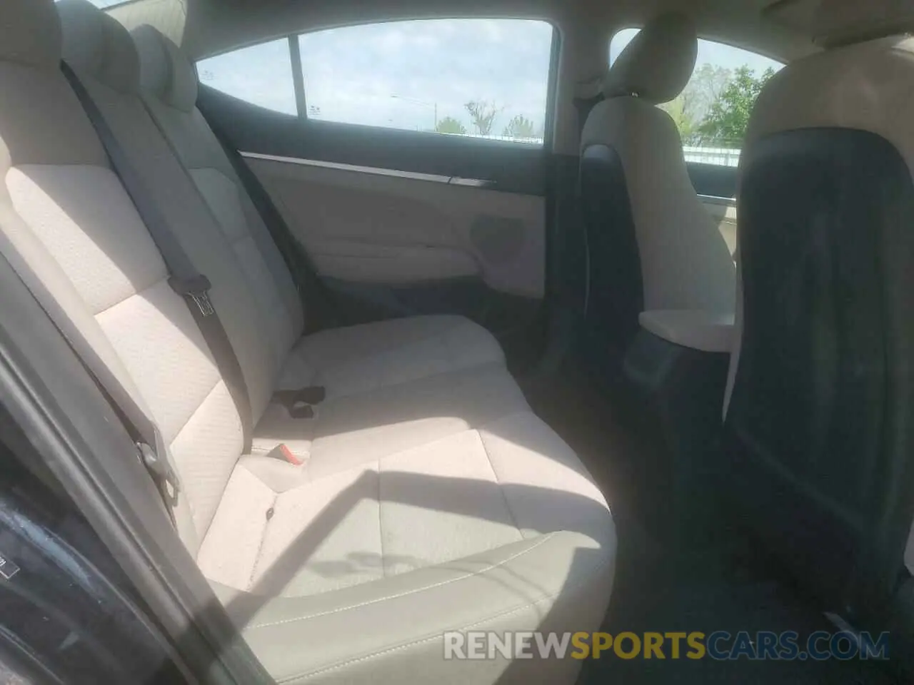 10 Photograph of a damaged car 5NPD74LF4LH616621 HYUNDAI ELANTRA 2020