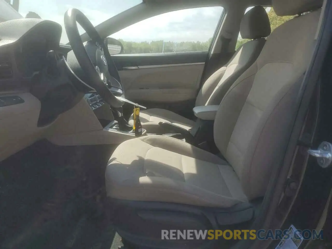 7 Photograph of a damaged car 5NPD74LF4LH616621 HYUNDAI ELANTRA 2020