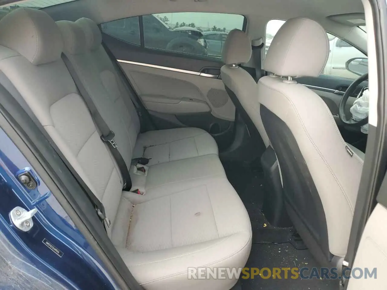 10 Photograph of a damaged car 5NPD74LF5LH495176 HYUNDAI ELANTRA 2020