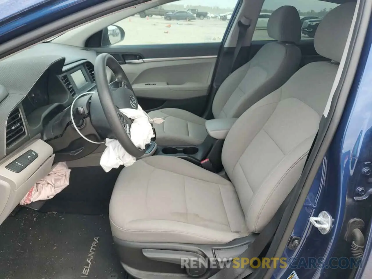 7 Photograph of a damaged car 5NPD74LF5LH495176 HYUNDAI ELANTRA 2020