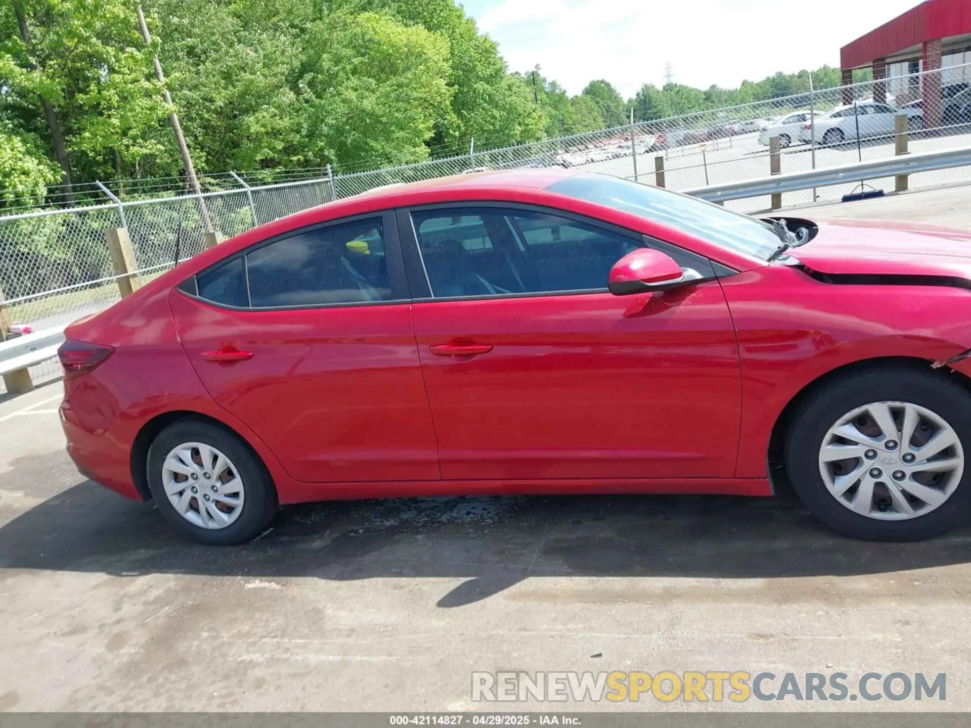 13 Photograph of a damaged car 5NPD74LF5LH523929 HYUNDAI ELANTRA 2020