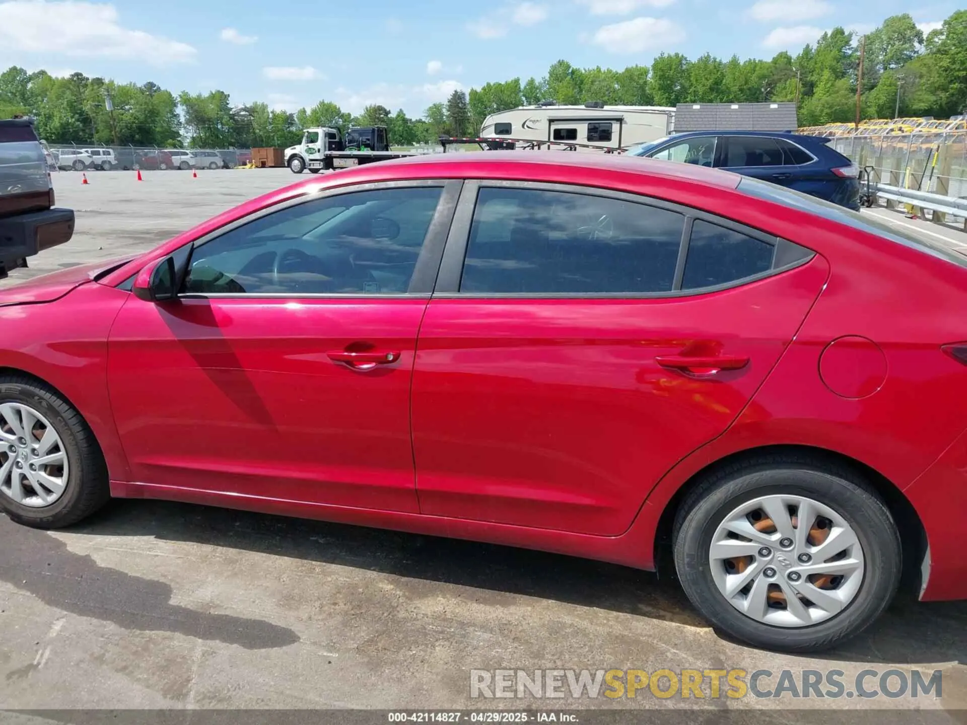 14 Photograph of a damaged car 5NPD74LF5LH523929 HYUNDAI ELANTRA 2020