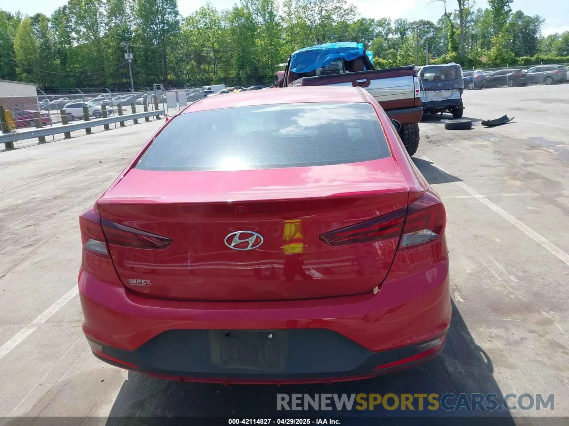 16 Photograph of a damaged car 5NPD74LF5LH523929 HYUNDAI ELANTRA 2020