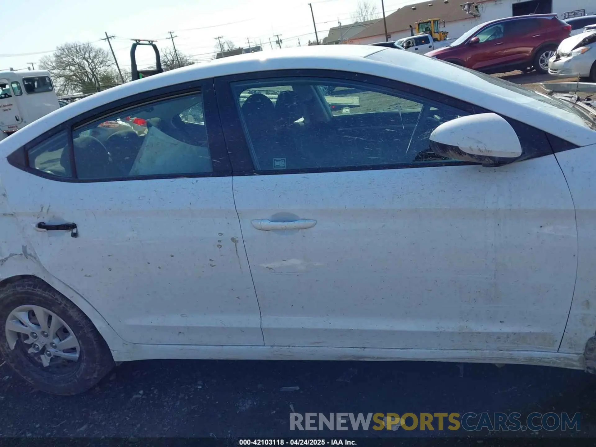 13 Photograph of a damaged car 5NPD74LF5LH533859 HYUNDAI ELANTRA 2020