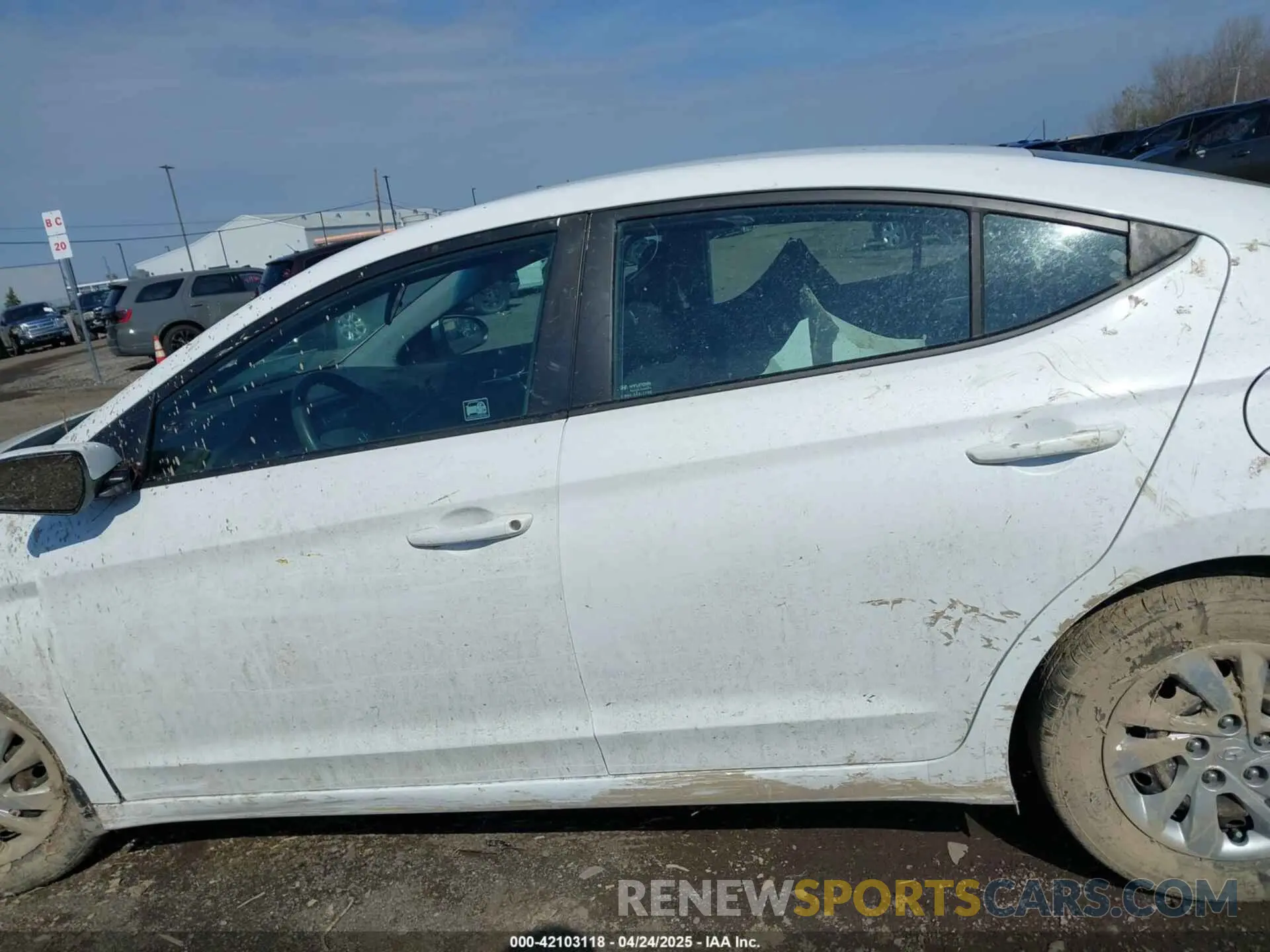 14 Photograph of a damaged car 5NPD74LF5LH533859 HYUNDAI ELANTRA 2020