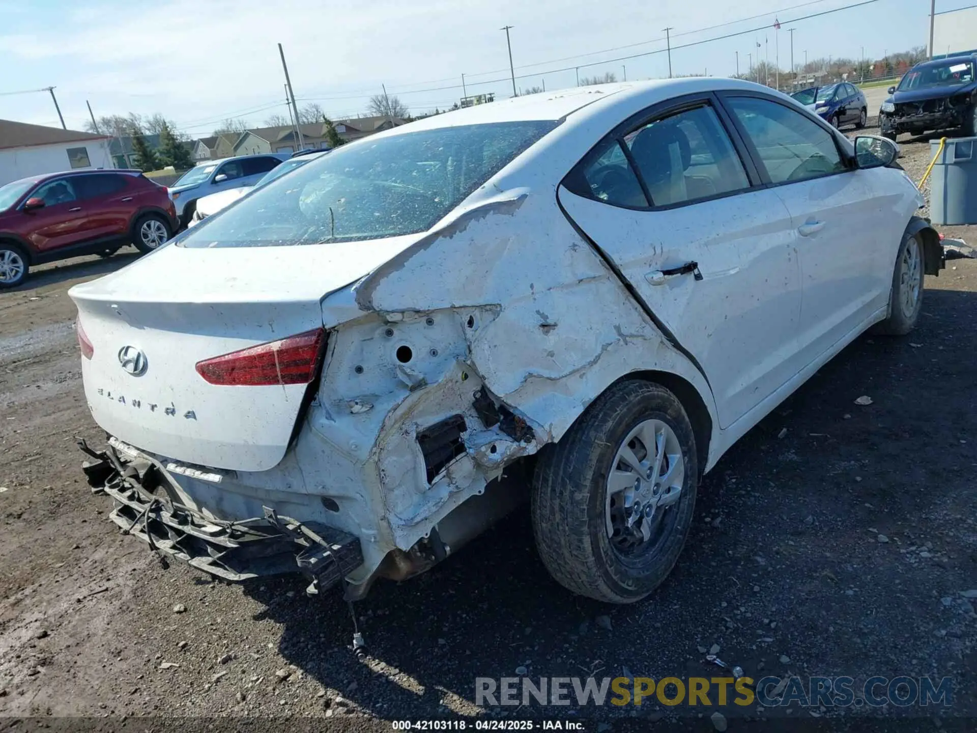 4 Photograph of a damaged car 5NPD74LF5LH533859 HYUNDAI ELANTRA 2020