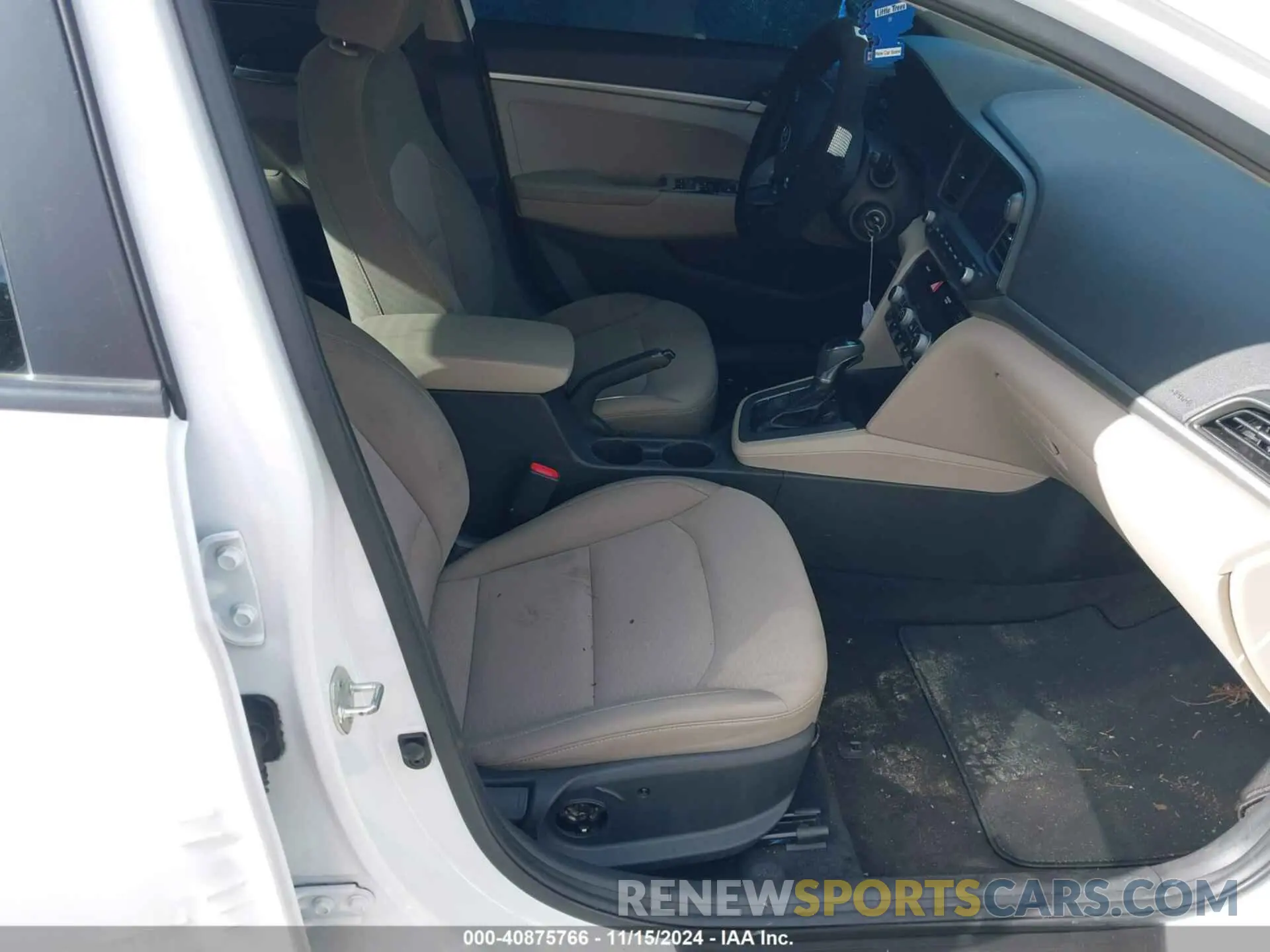 5 Photograph of a damaged car 5NPD74LF5LH557921 HYUNDAI ELANTRA 2020