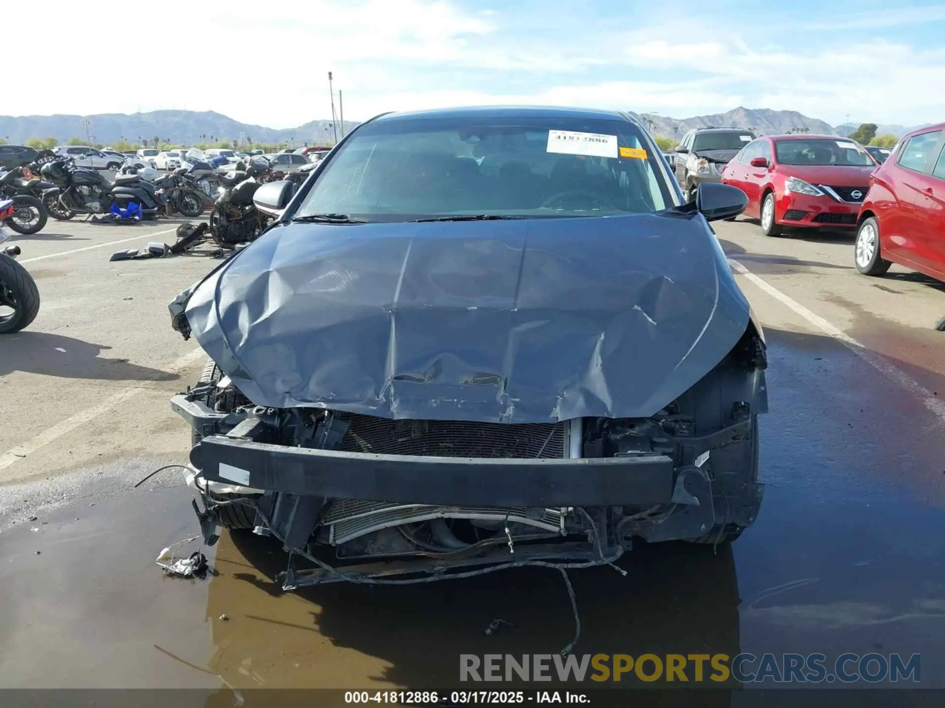 13 Photograph of a damaged car 5NPD74LF5LH603604 HYUNDAI ELANTRA 2020