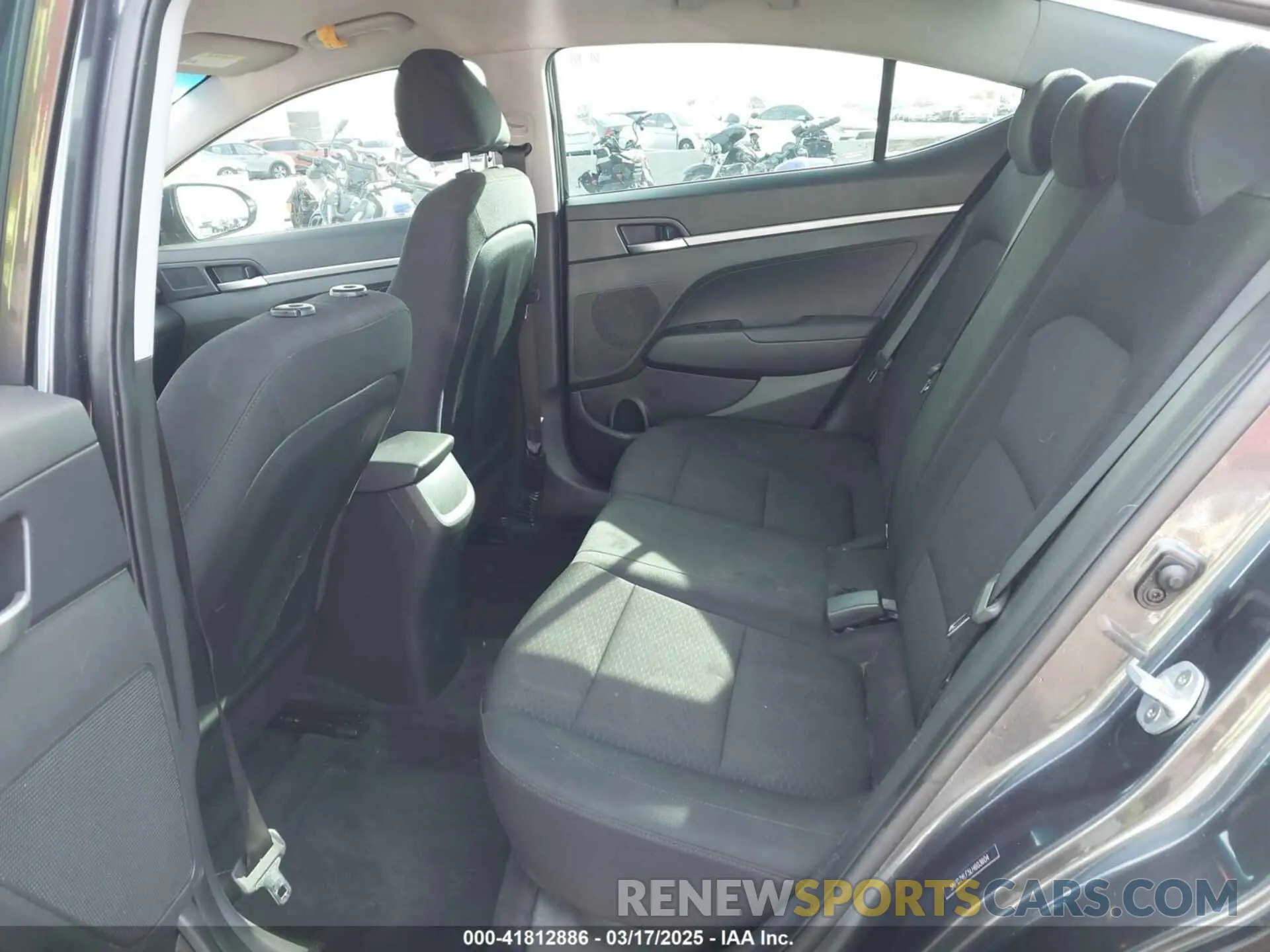 8 Photograph of a damaged car 5NPD74LF5LH603604 HYUNDAI ELANTRA 2020