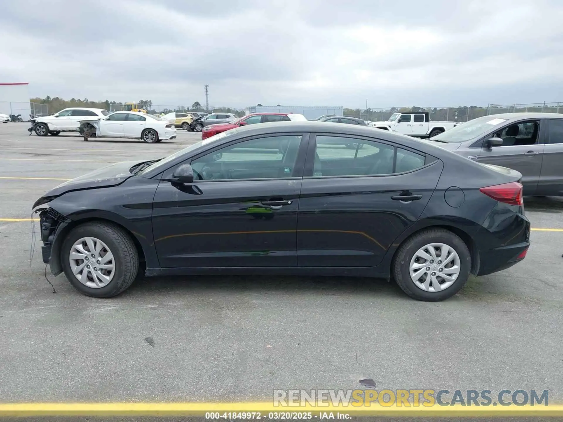 15 Photograph of a damaged car 5NPD74LF5LH615445 HYUNDAI ELANTRA 2020
