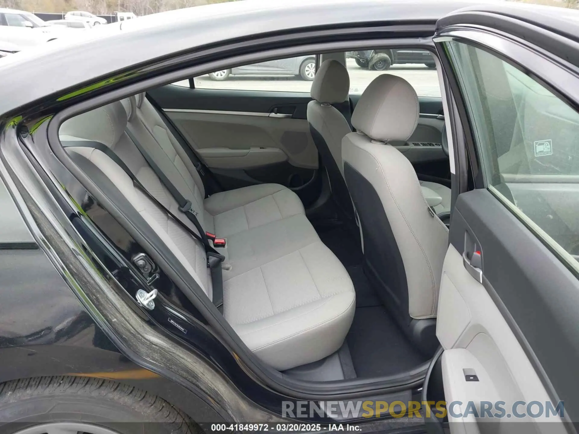 8 Photograph of a damaged car 5NPD74LF5LH615445 HYUNDAI ELANTRA 2020