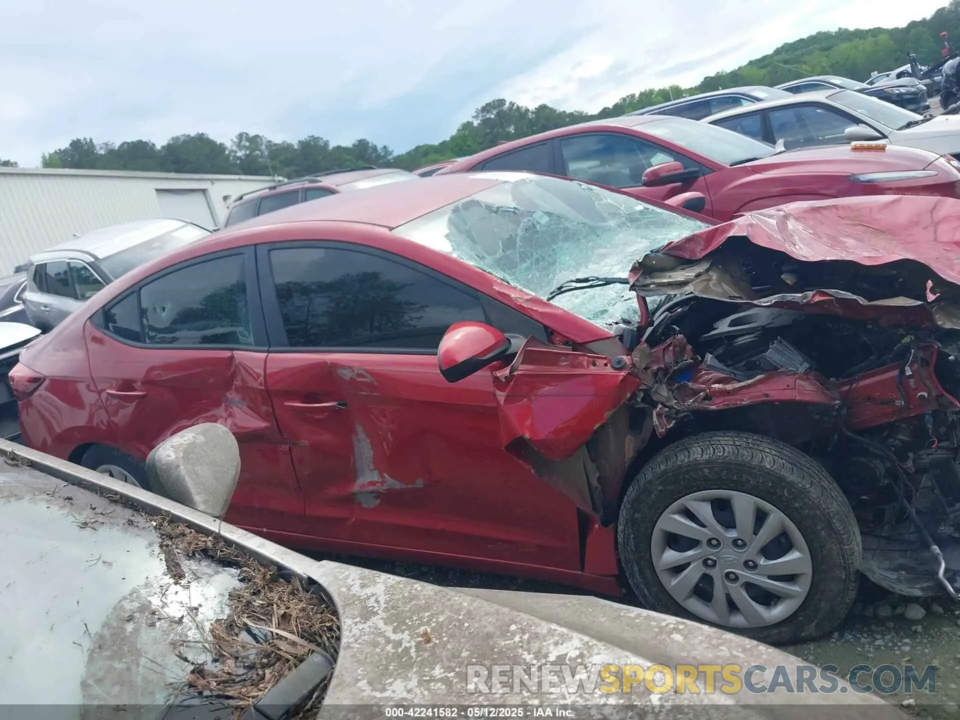 13 Photograph of a damaged car 5NPD74LF6LH491623 HYUNDAI ELANTRA 2020
