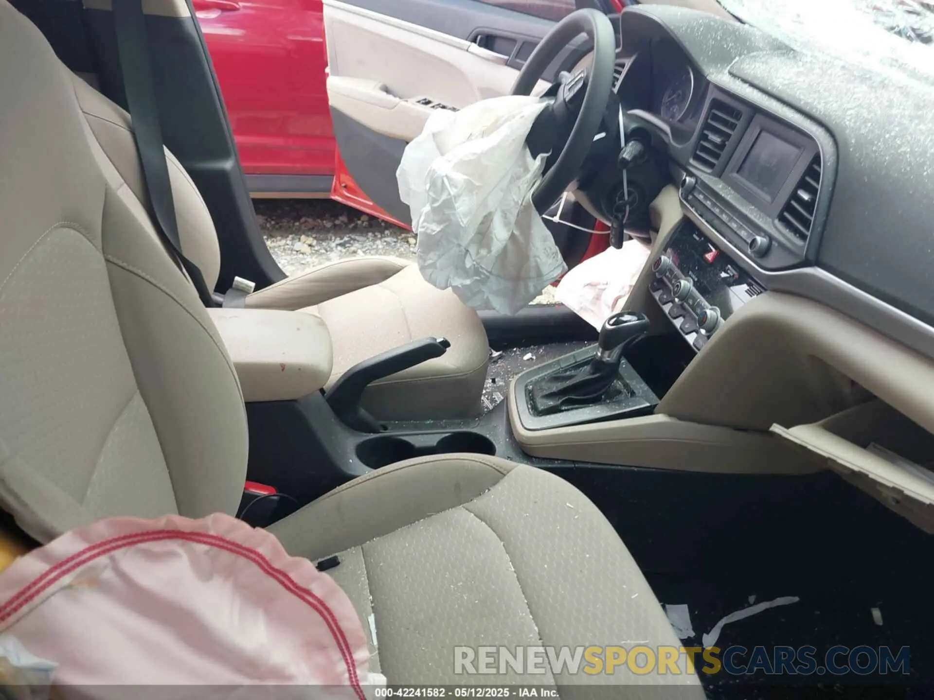 5 Photograph of a damaged car 5NPD74LF6LH491623 HYUNDAI ELANTRA 2020