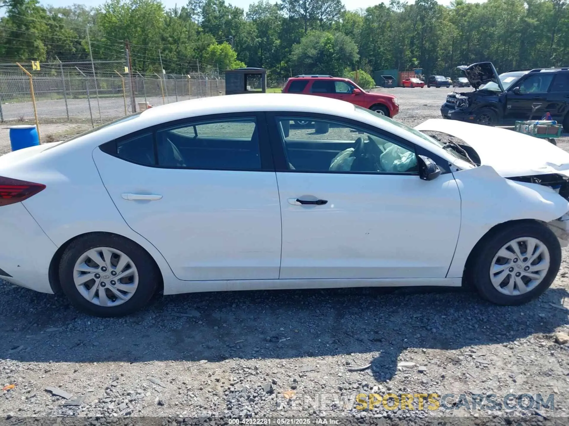 13 Photograph of a damaged car 5NPD74LF6LH503351 HYUNDAI ELANTRA 2020