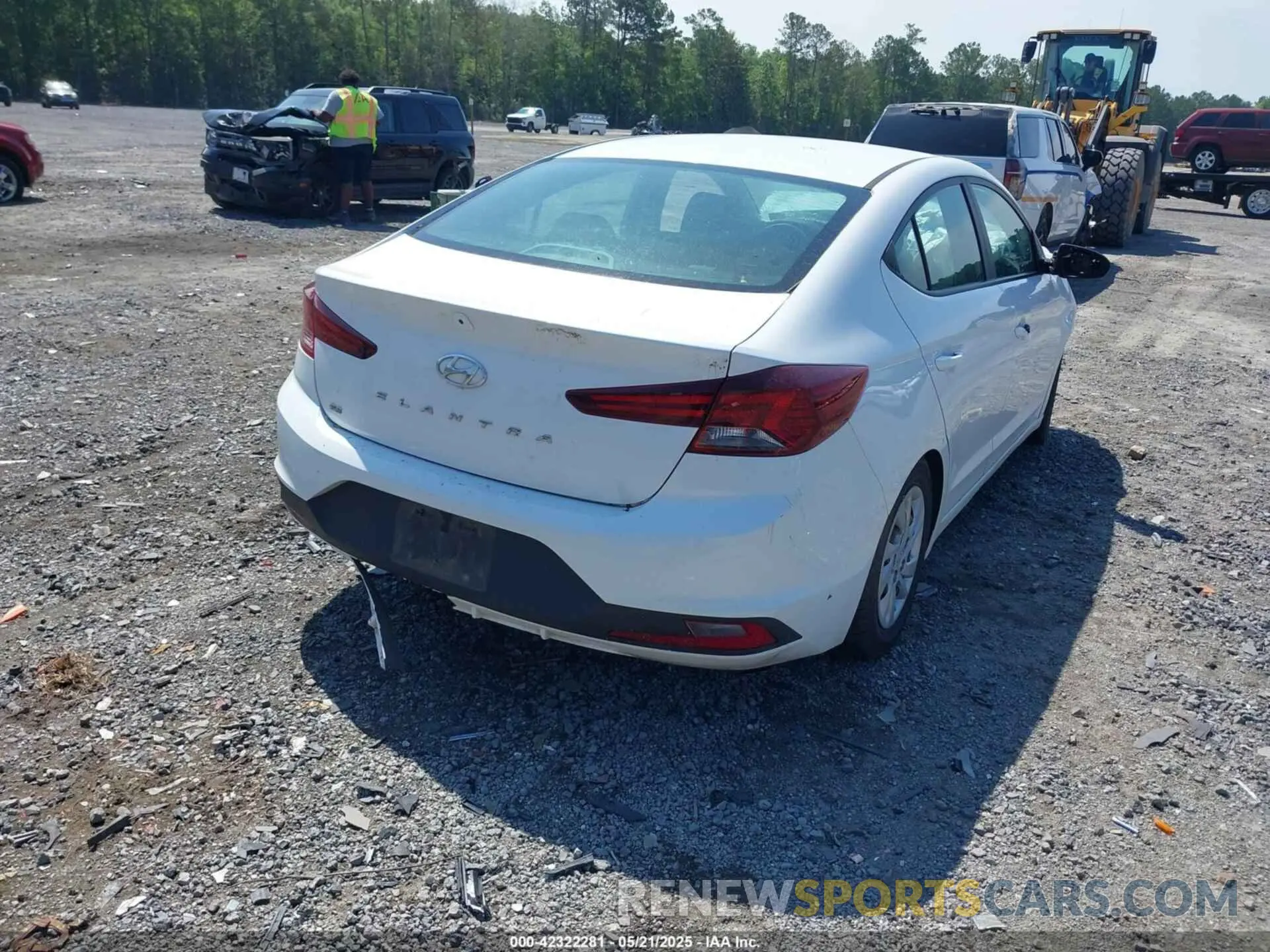4 Photograph of a damaged car 5NPD74LF6LH503351 HYUNDAI ELANTRA 2020