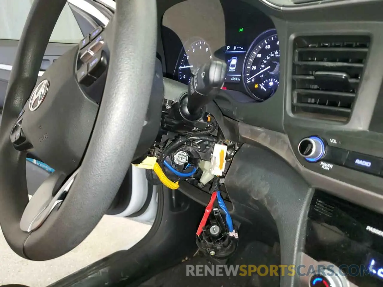 12 Photograph of a damaged car 5NPD74LF6LH504242 HYUNDAI ELANTRA 2020
