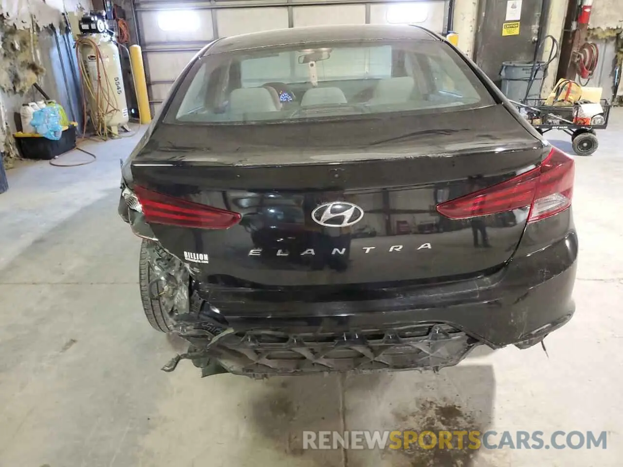 6 Photograph of a damaged car 5NPD74LF6LH513118 HYUNDAI ELANTRA 2020