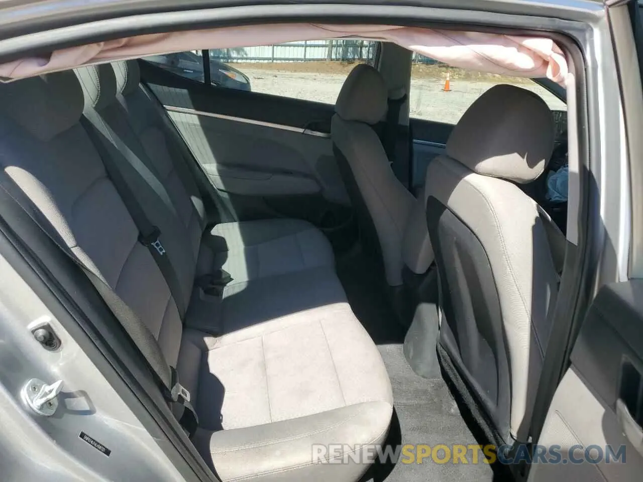 10 Photograph of a damaged car 5NPD74LF6LH587221 HYUNDAI ELANTRA 2020