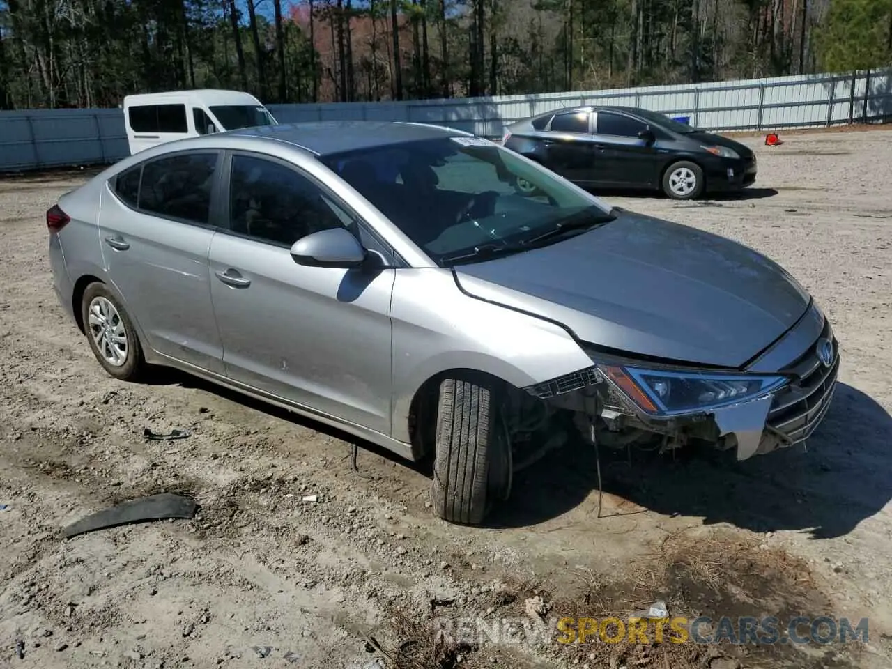 4 Photograph of a damaged car 5NPD74LF6LH587221 HYUNDAI ELANTRA 2020