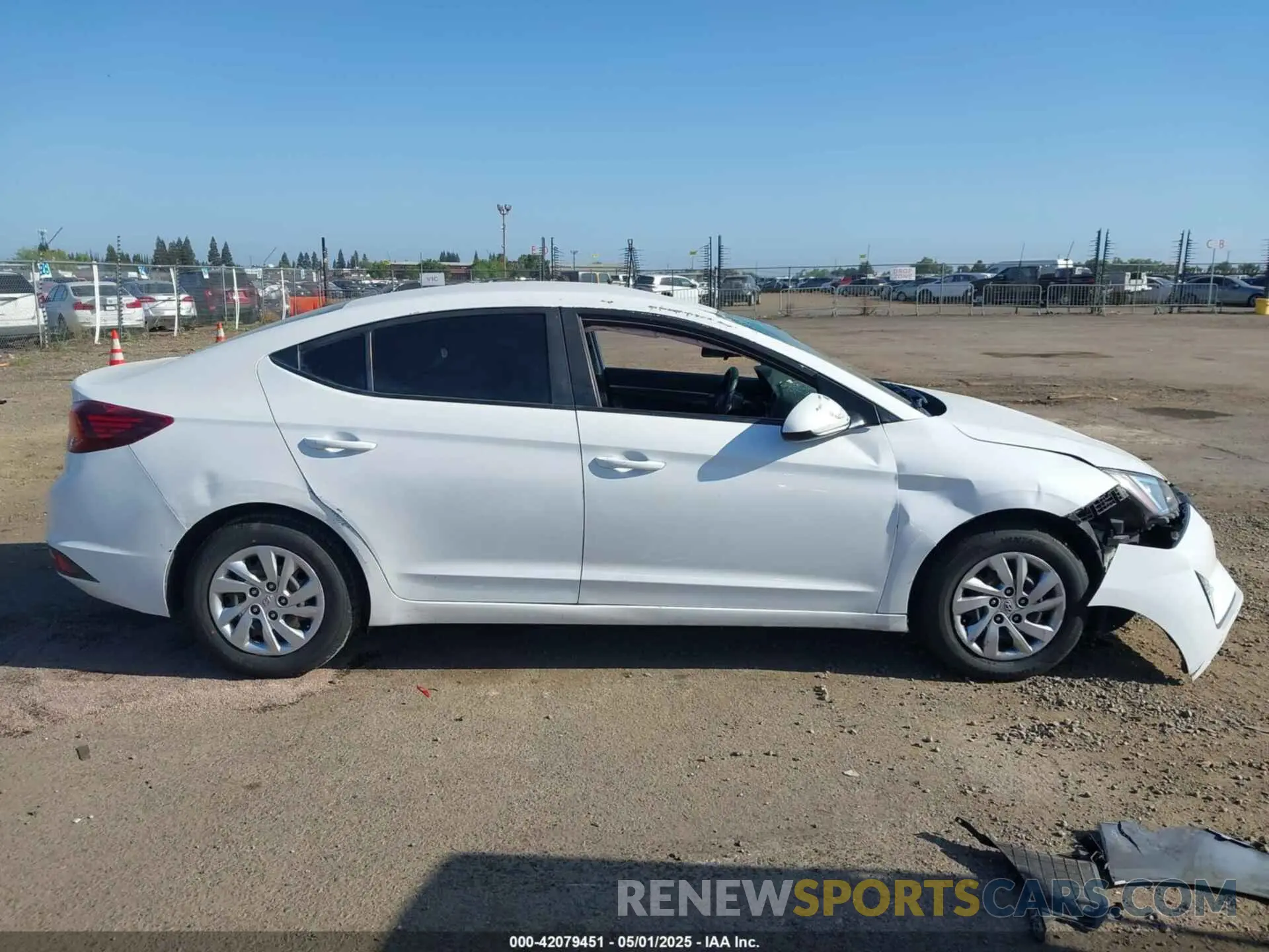14 Photograph of a damaged car 5NPD74LF6LH589227 HYUNDAI ELANTRA 2020