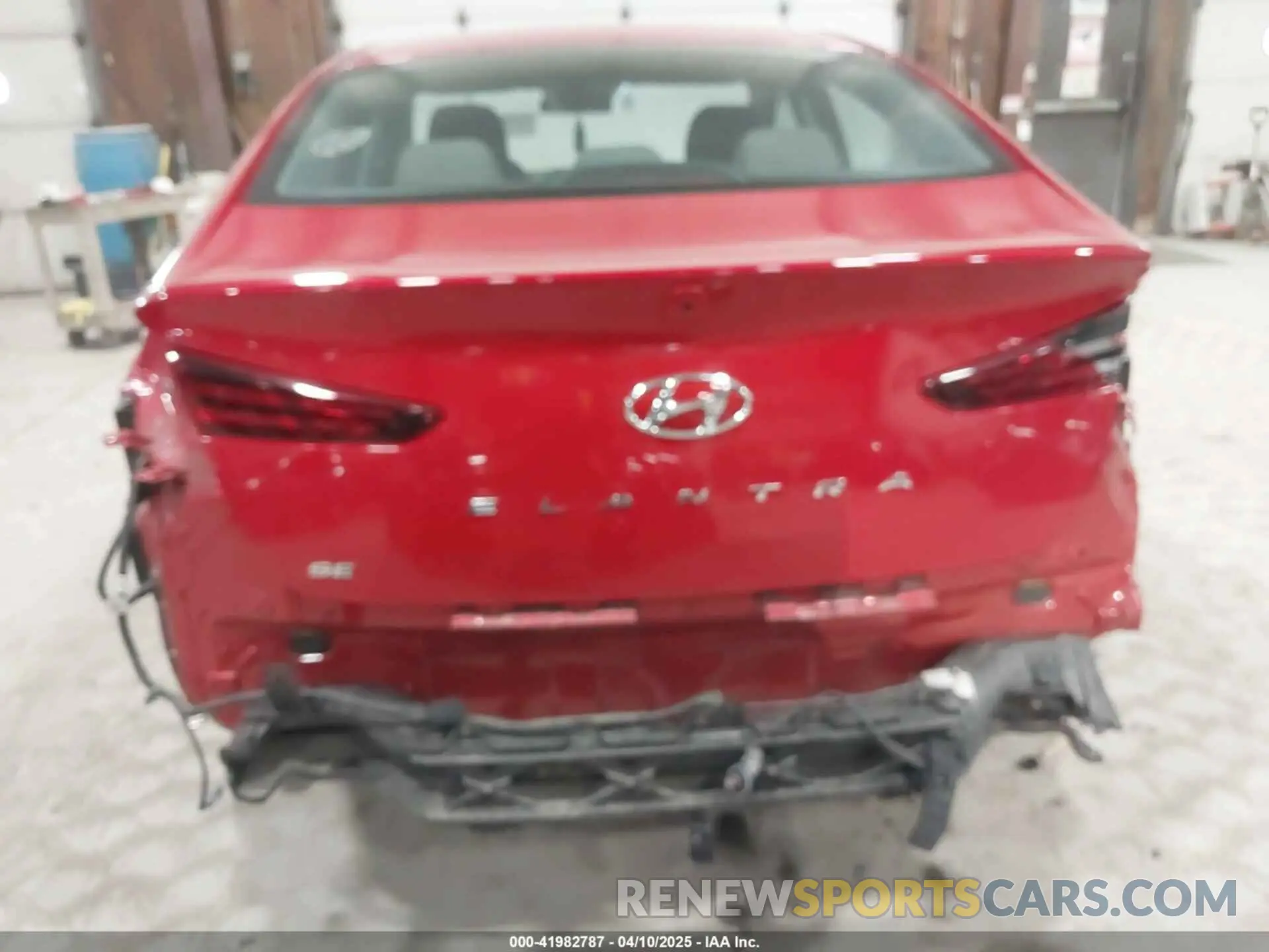 6 Photograph of a damaged car 5NPD74LF6LH619830 HYUNDAI ELANTRA 2020
