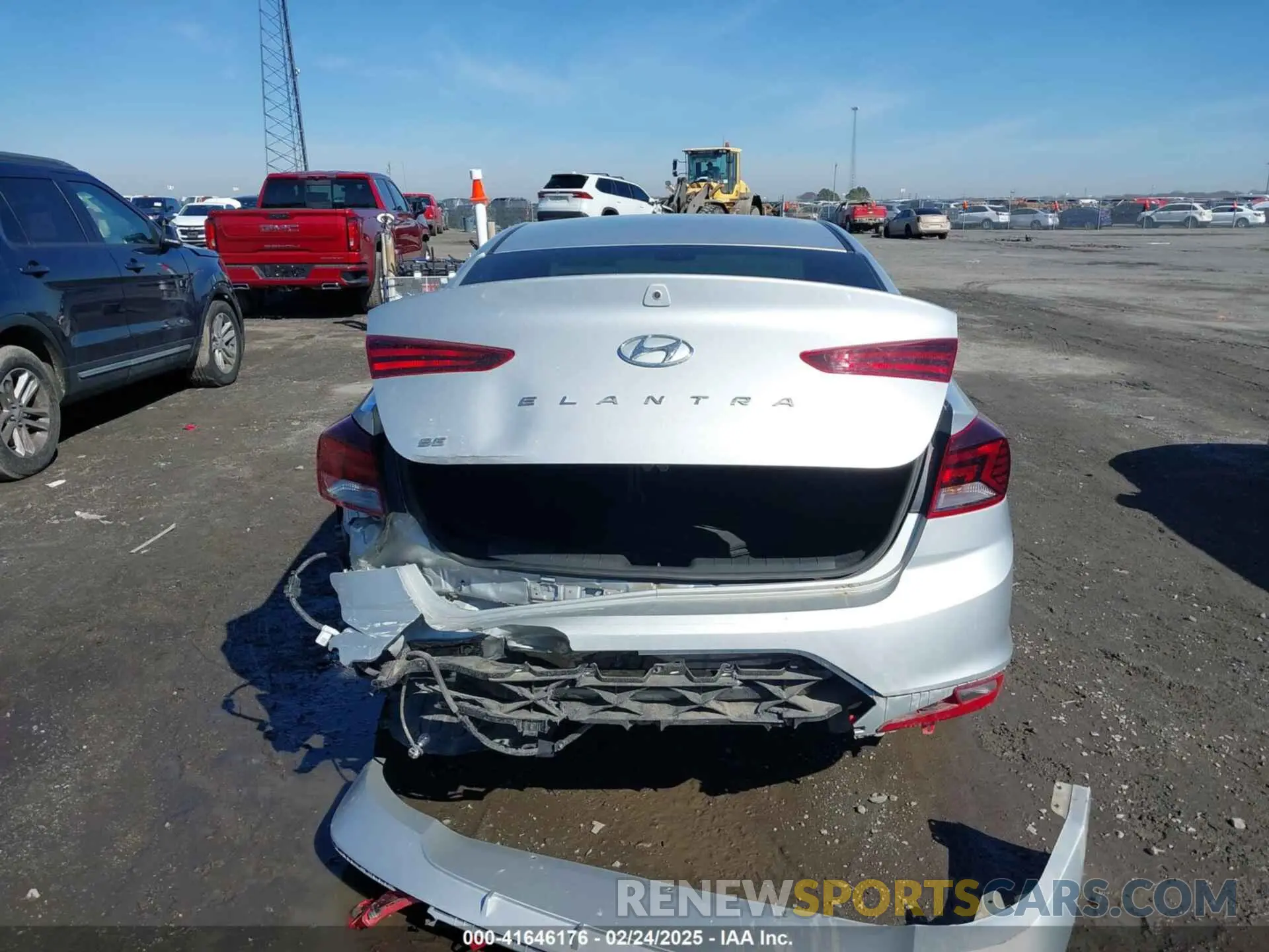 17 Photograph of a damaged car 5NPD74LF7LH527559 HYUNDAI ELANTRA 2020