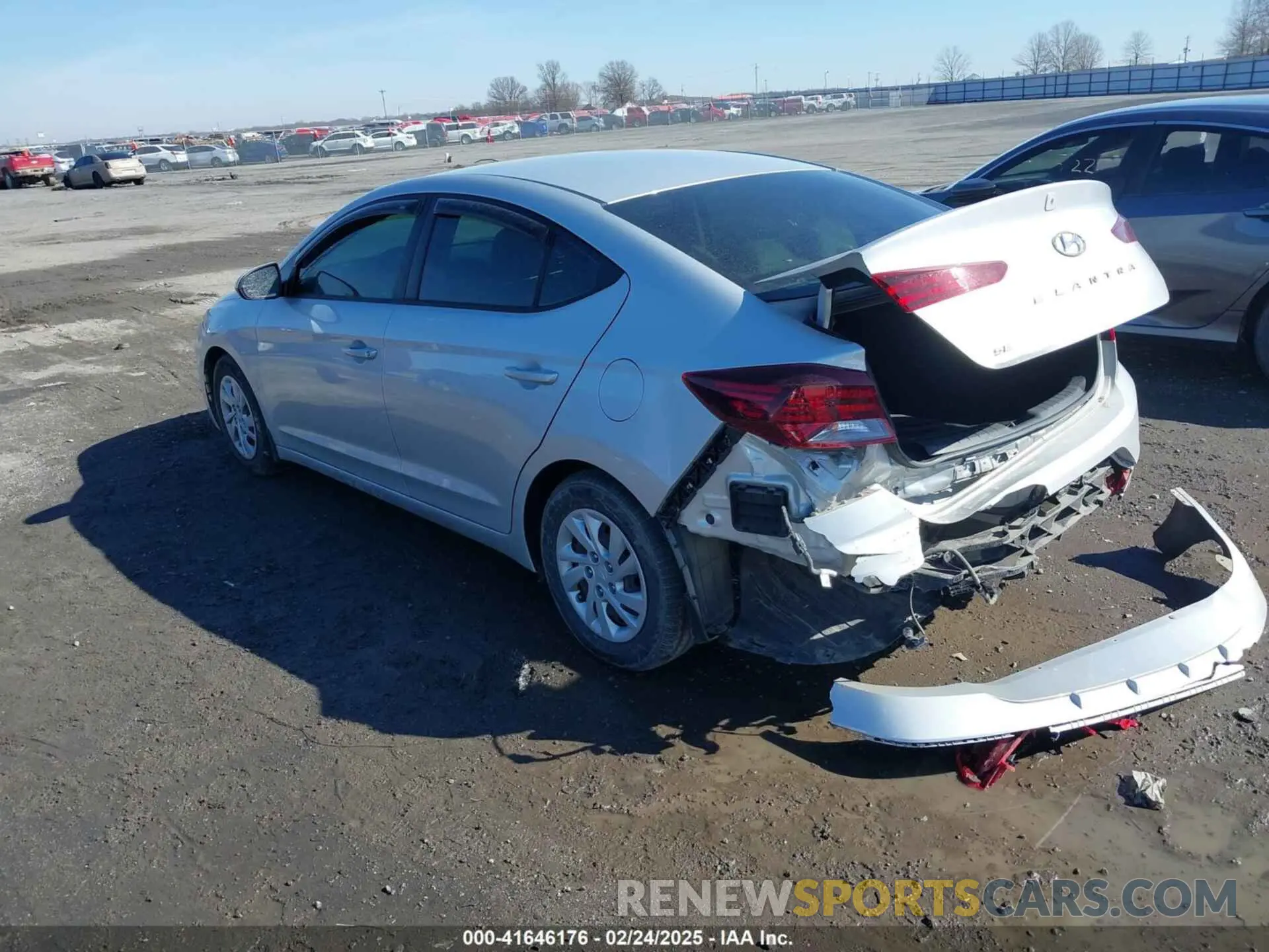 3 Photograph of a damaged car 5NPD74LF7LH527559 HYUNDAI ELANTRA 2020