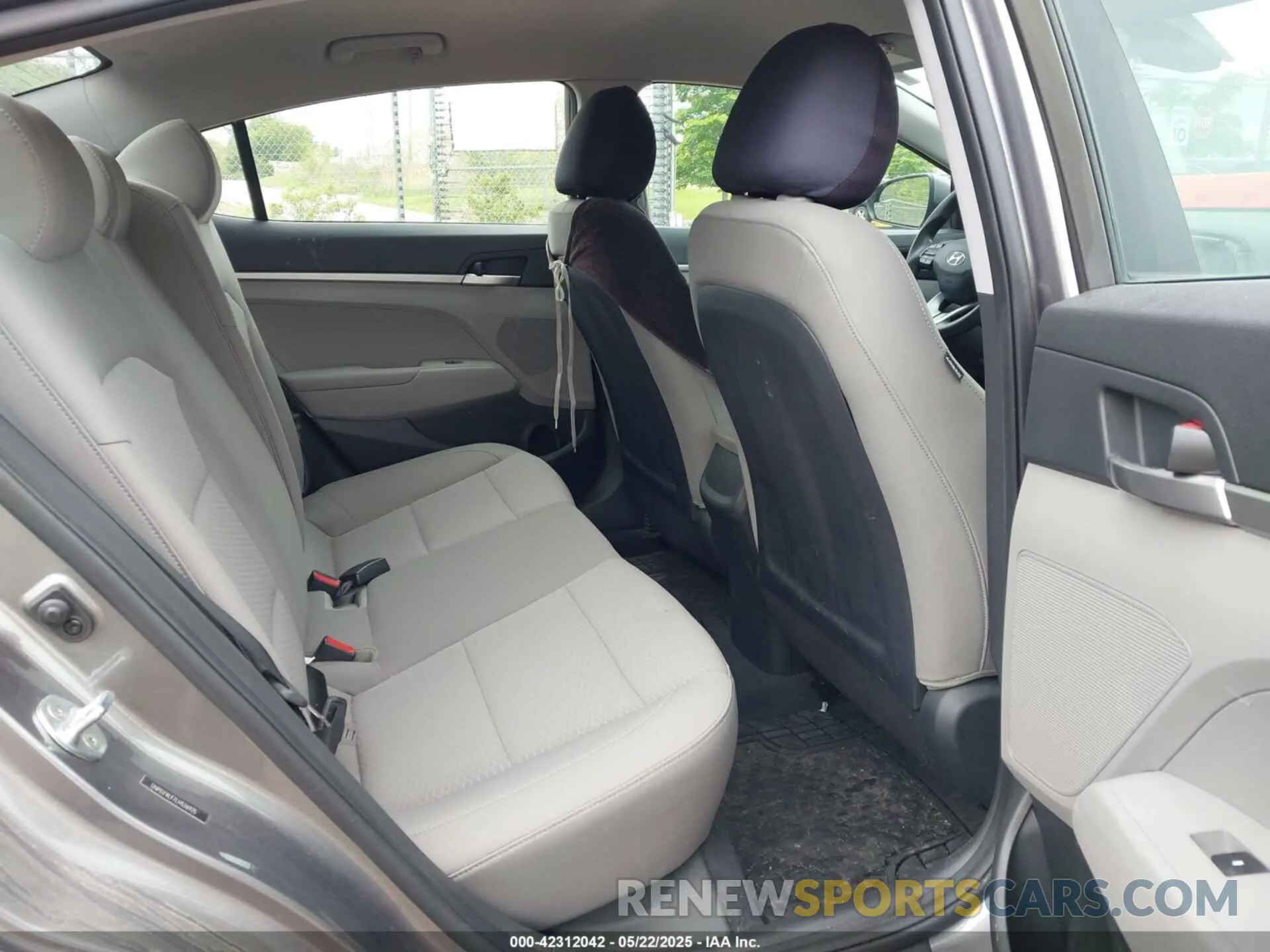 8 Photograph of a damaged car 5NPD74LF7LH536925 HYUNDAI ELANTRA 2020