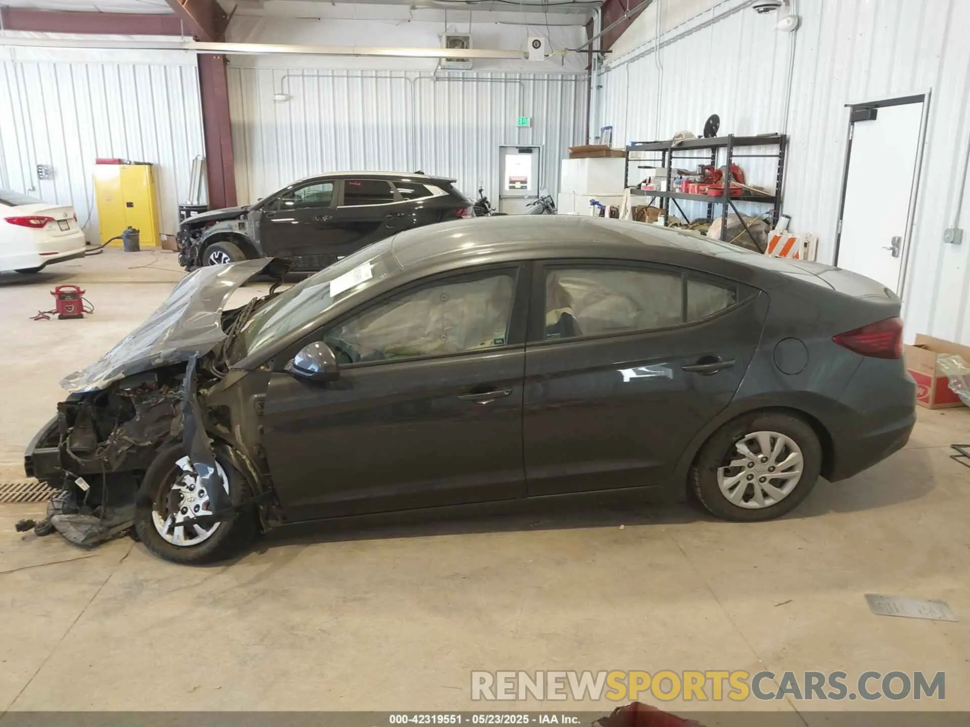 14 Photograph of a damaged car 5NPD74LF7LH550498 HYUNDAI ELANTRA 2020