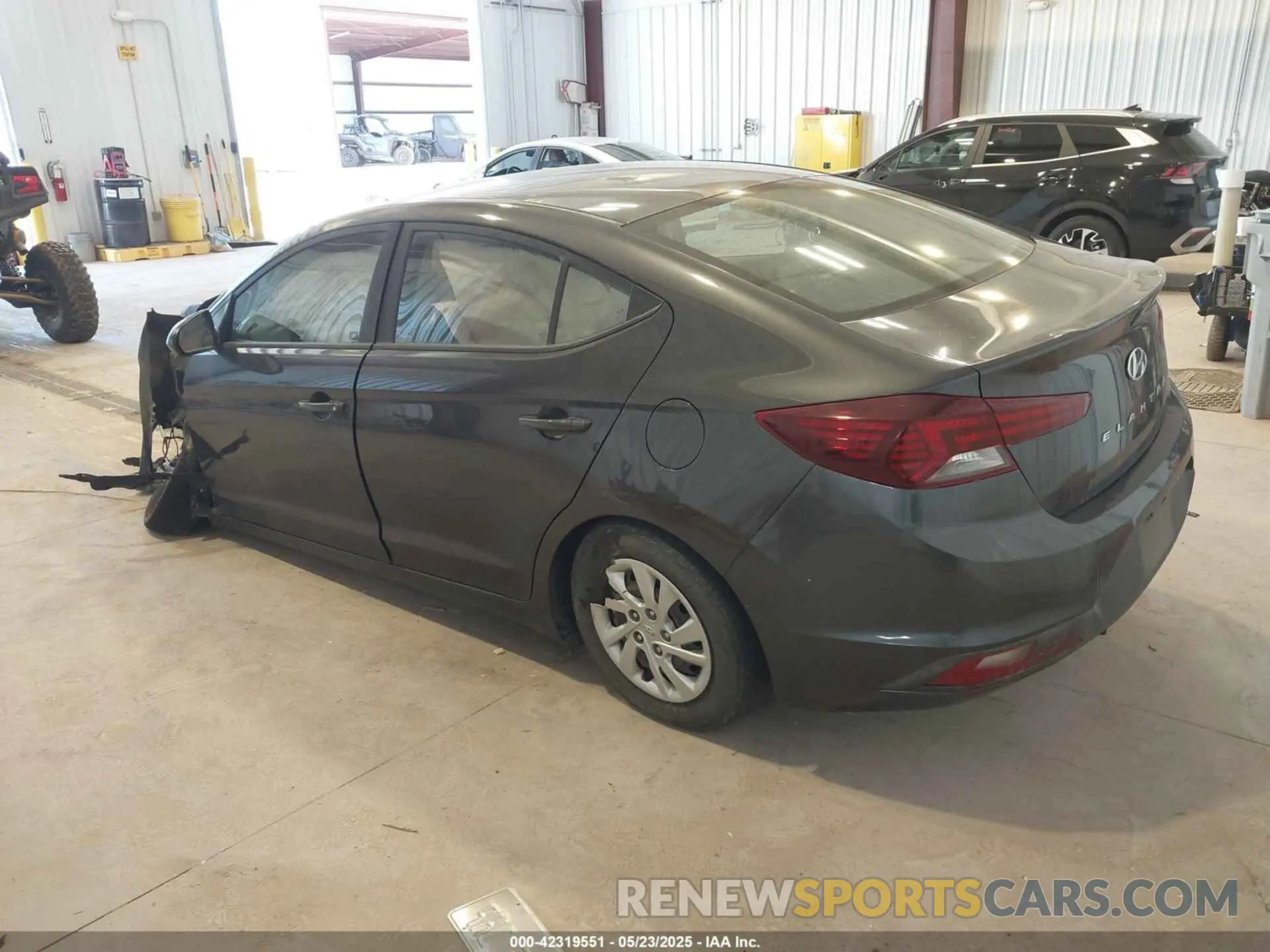 3 Photograph of a damaged car 5NPD74LF7LH550498 HYUNDAI ELANTRA 2020