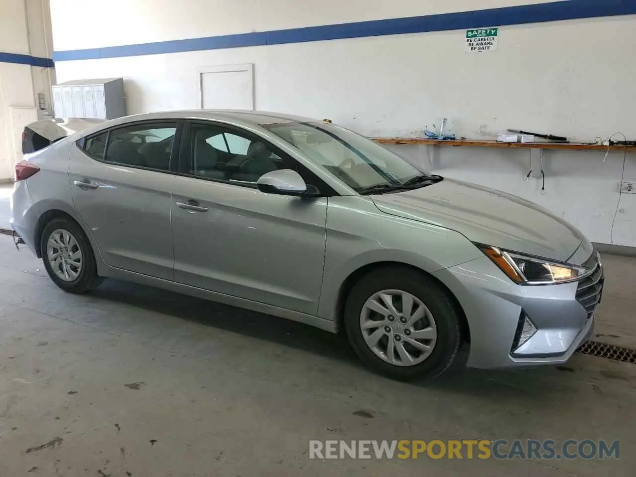 4 Photograph of a damaged car 5NPD74LF7LH602261 HYUNDAI ELANTRA 2020