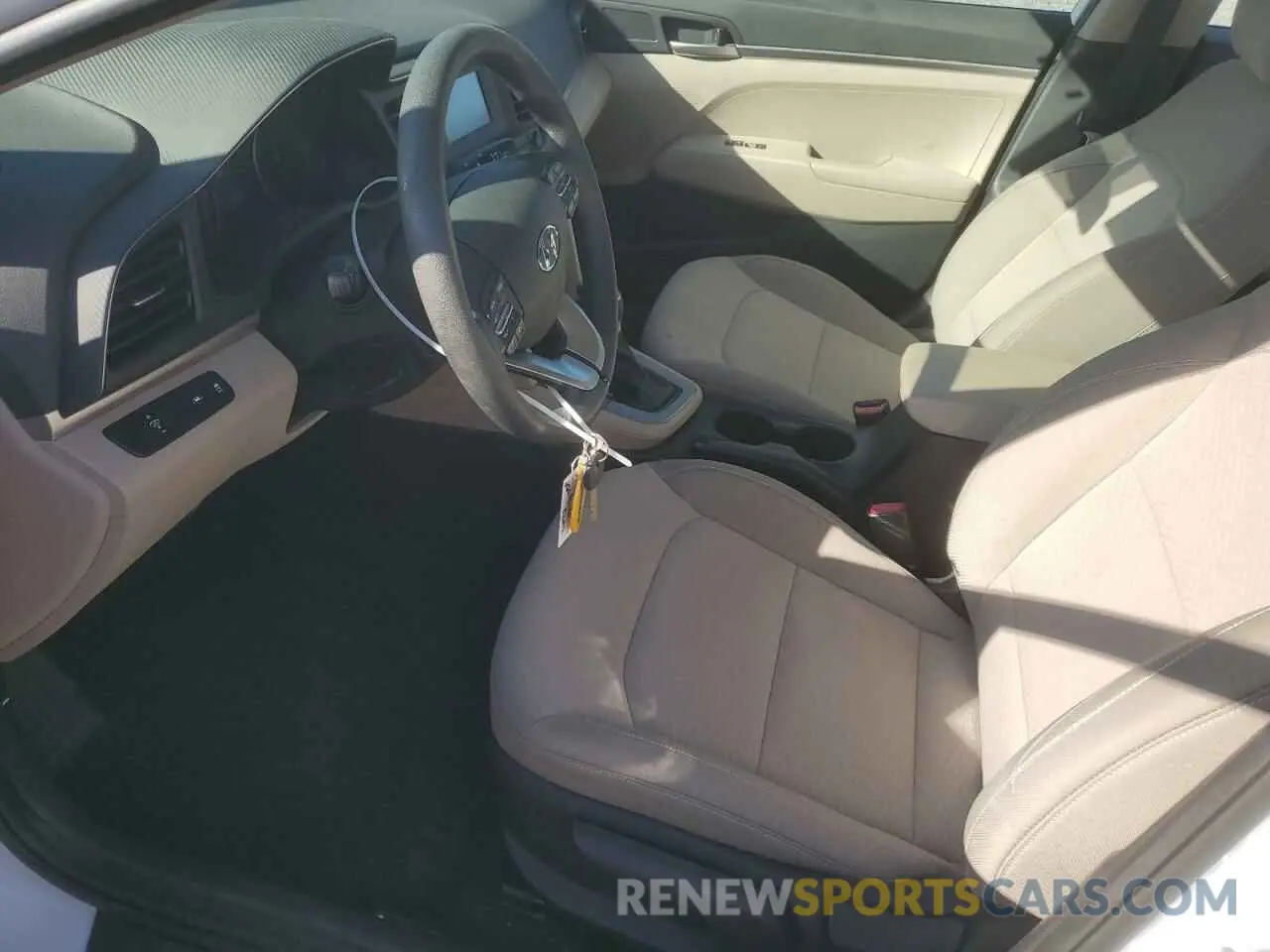 7 Photograph of a damaged car 5NPD74LF7LH619013 HYUNDAI ELANTRA 2020